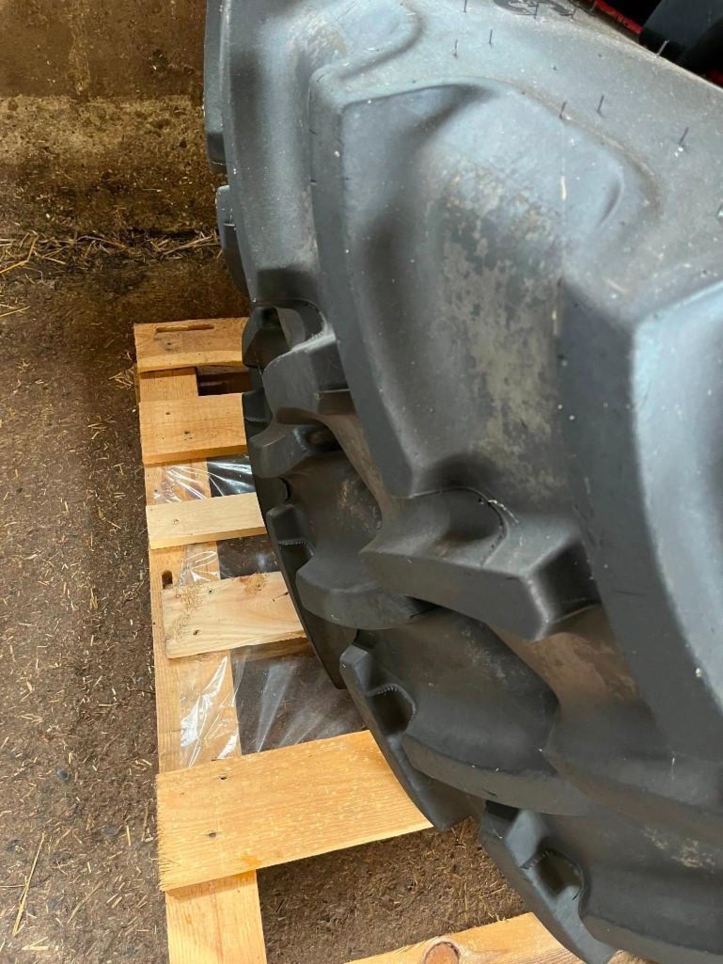 Fendt Row Crop Wheels and Tyres, Rear: 380/85R34, Front: 380/90R50 - Image 2 of 6