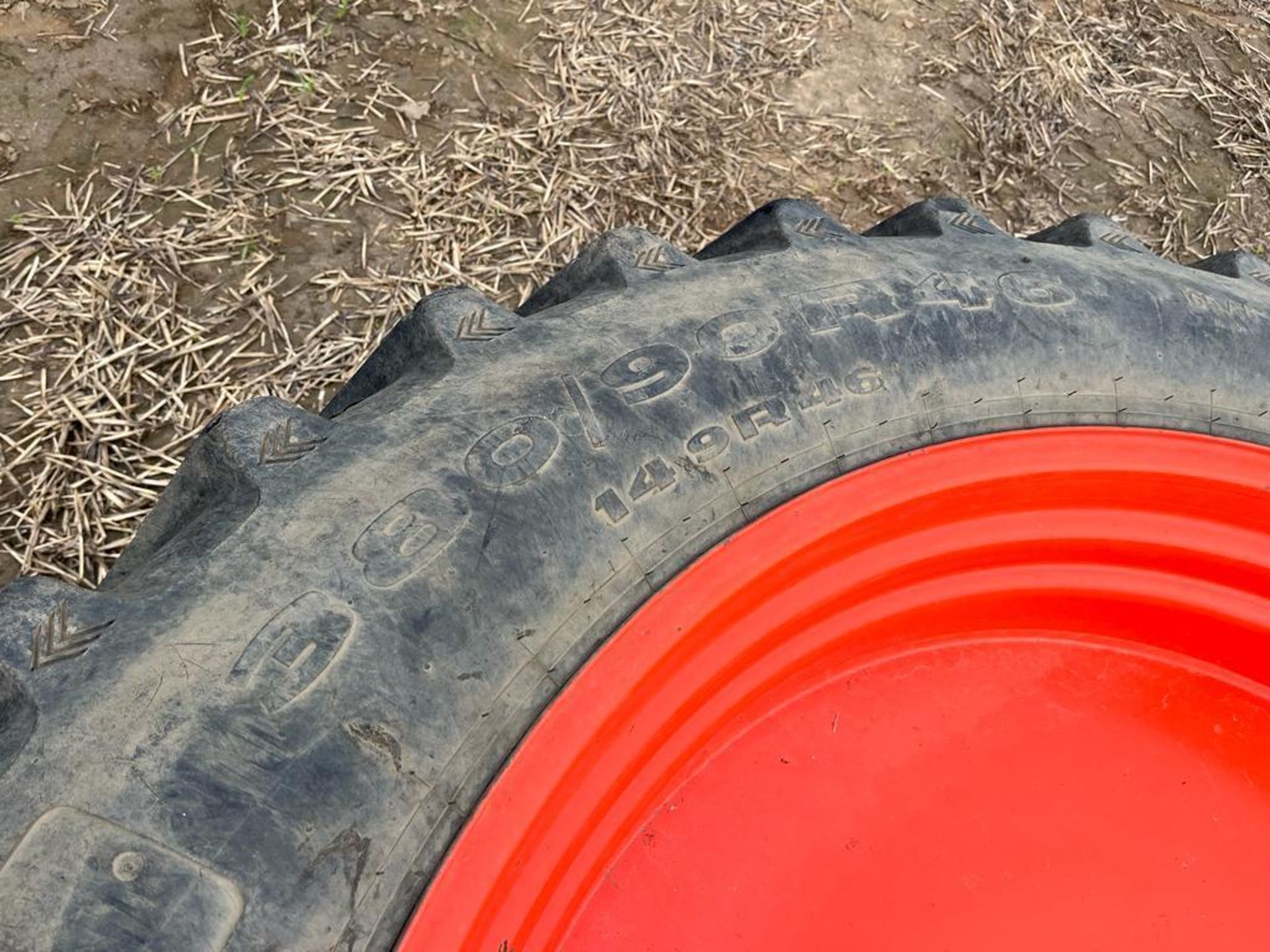 Kubota Row Crop Wheels and Tyres, Rear: 380/90 R46, Front 380/70 R28 - Image 6 of 9