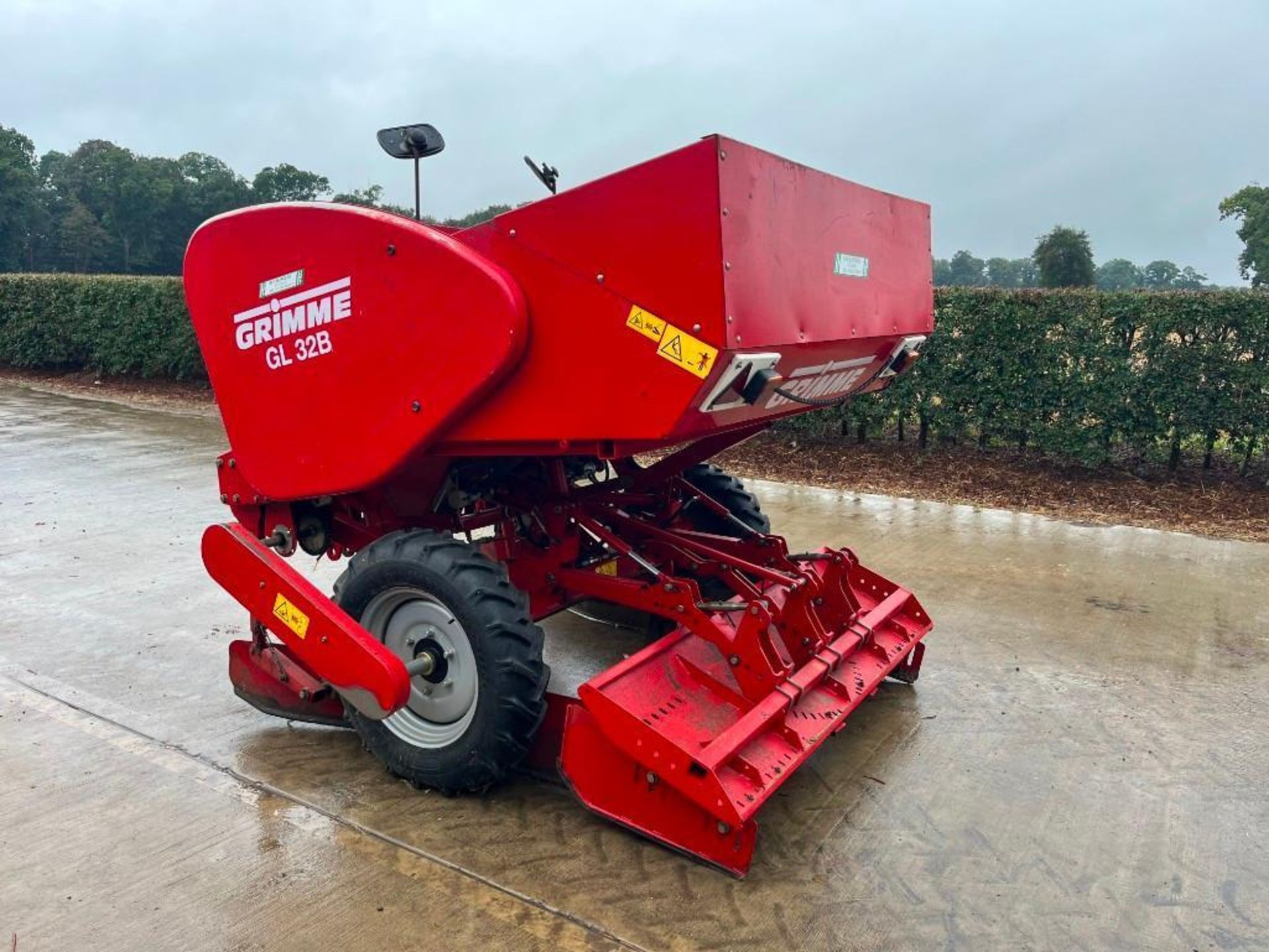 2016 Grimme GL 32B Two Row Potato Planter - Image 3 of 10