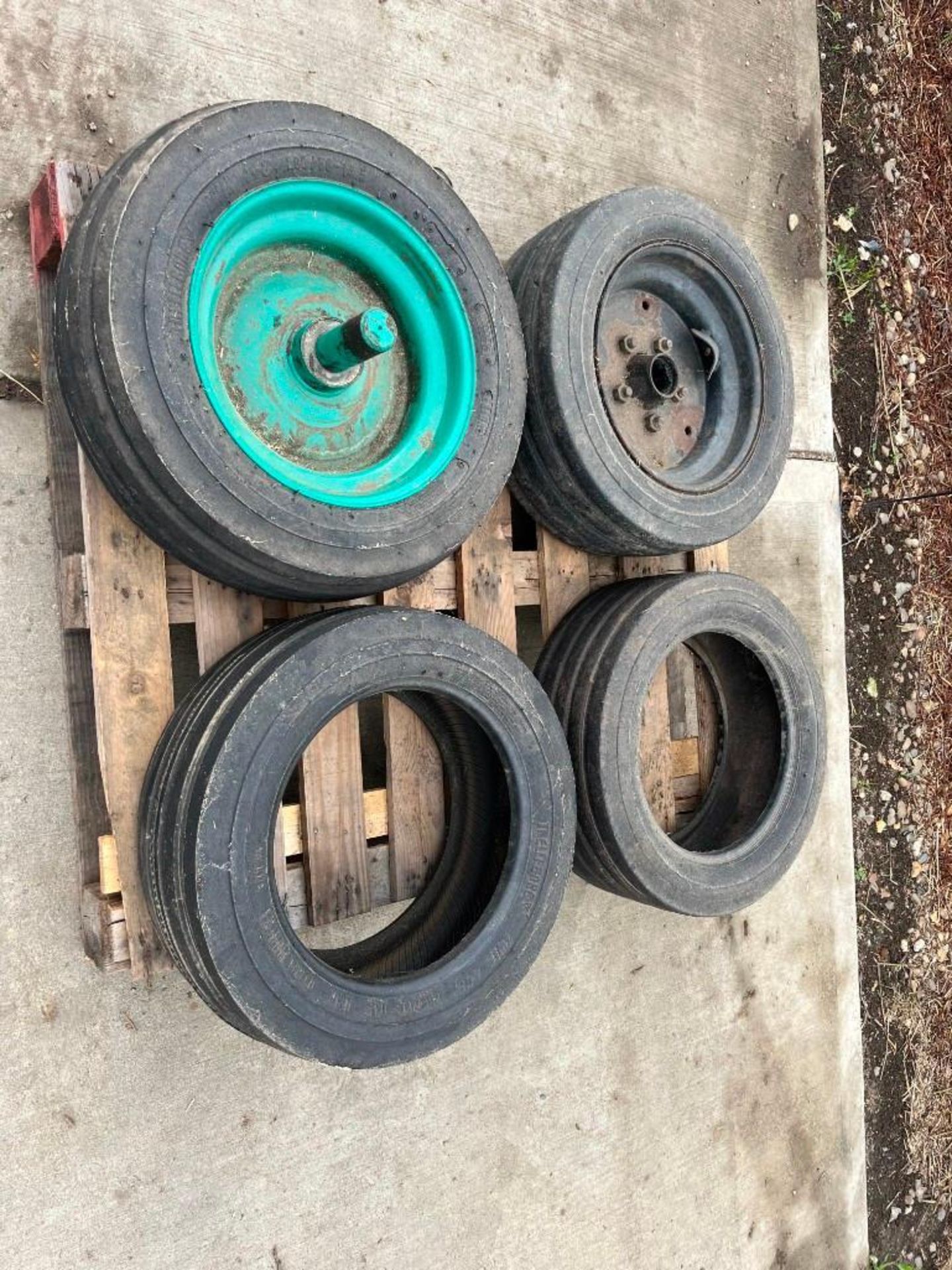 4No. 200/60 14.5 Tyres