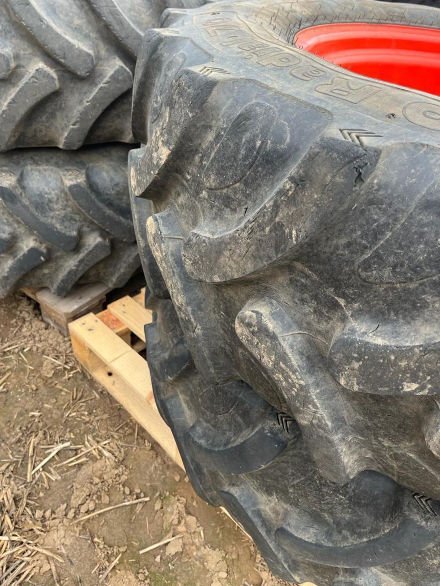 Kubota Row Crop Wheels and Tyres, Rear: 380/90 R46, Front 380/70 R28 - Image 4 of 9