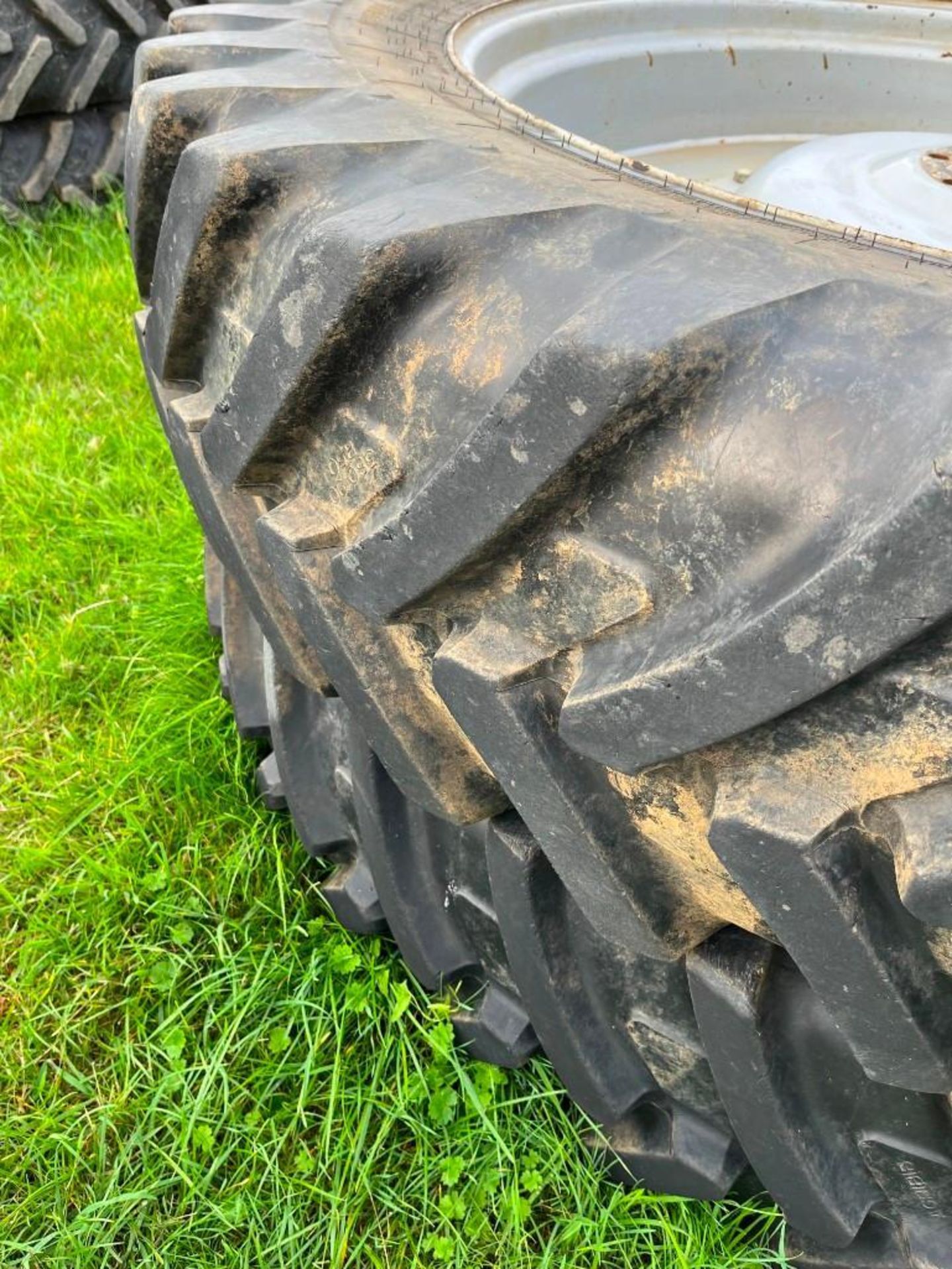 Set of Massey Ferguson Row Crop Wheels and Tyres, Tyres: Rear: 380/90 R50, Front: 380/85 R34 - Image 4 of 7