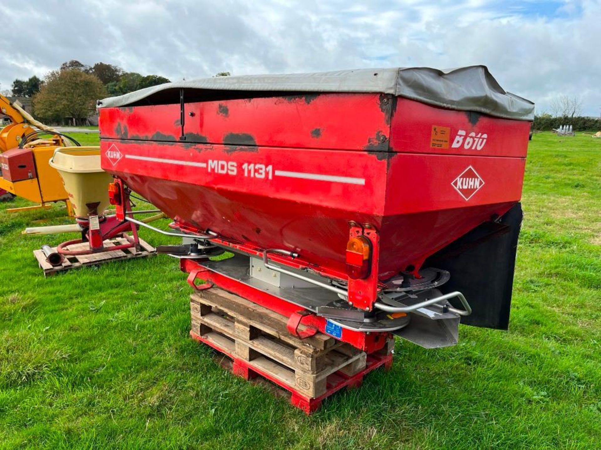 2000 Kuhn MDS1131 Fertiliser Spreader - Image 3 of 5