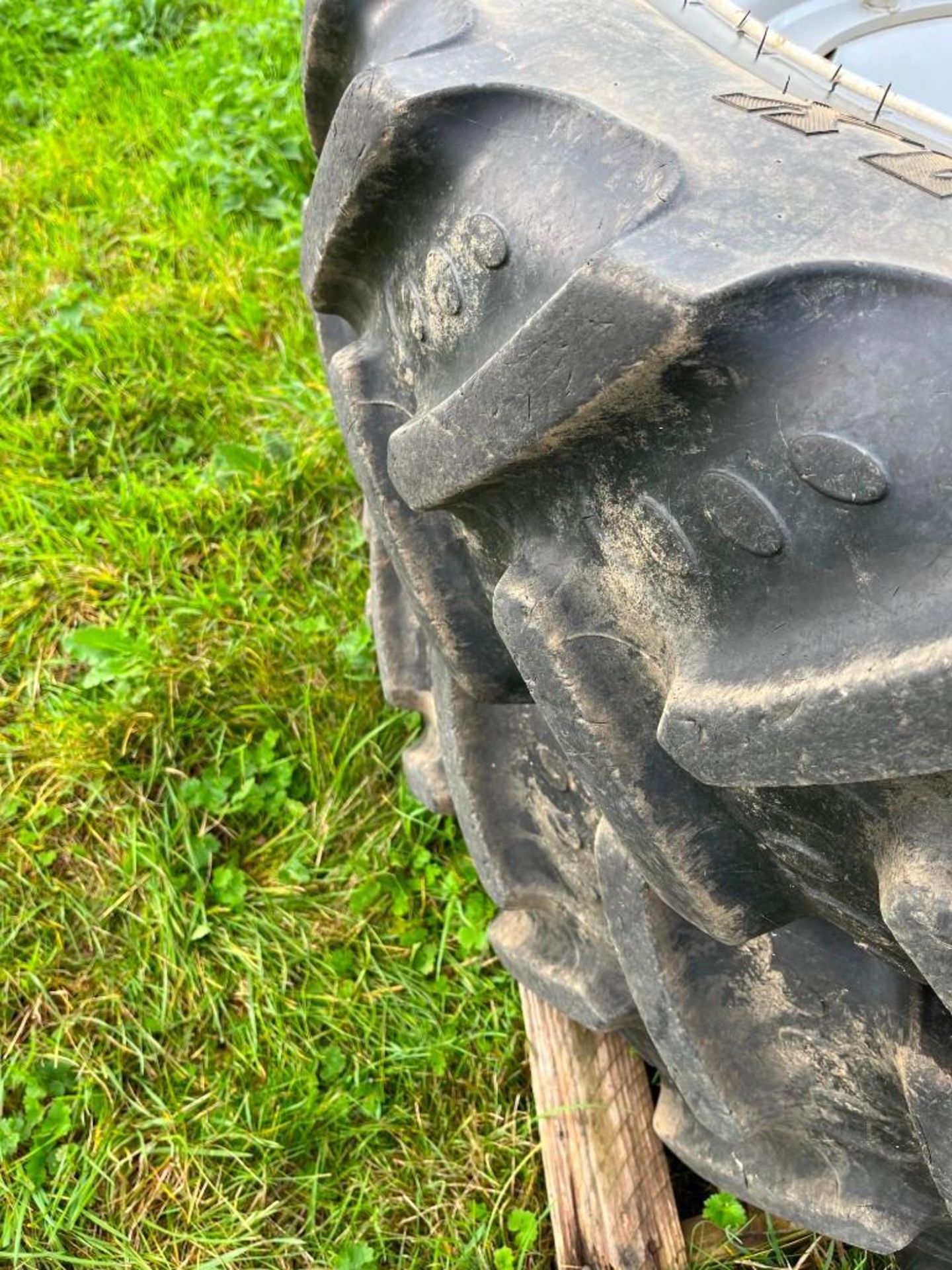 Set of Massey Ferguson Row Crop Wheels and Tyres, Tyres: Rear BKT 320/90 R50, Front: BKT 320/85 R34 - Image 4 of 6