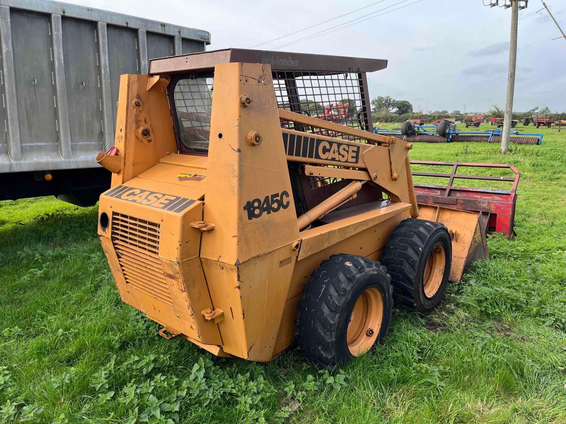 Case 1845C Uniloader Skid Steer Loader - Image 3 of 10