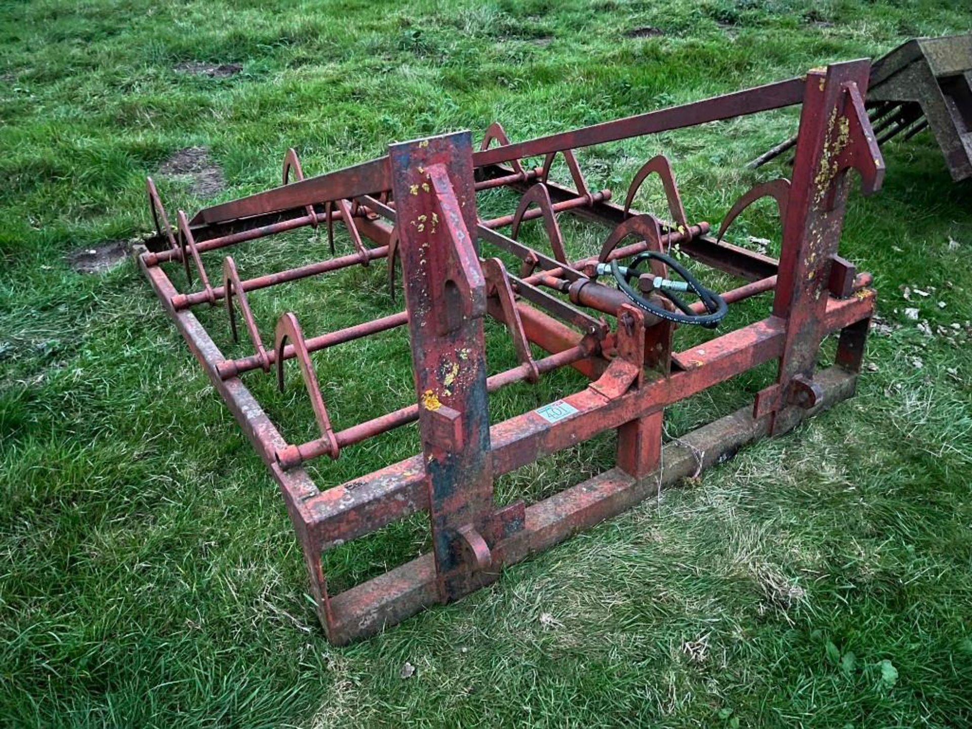 Misc Flat 8 Bale Grab, JCB Q-Fit Brackets - Image 2 of 2