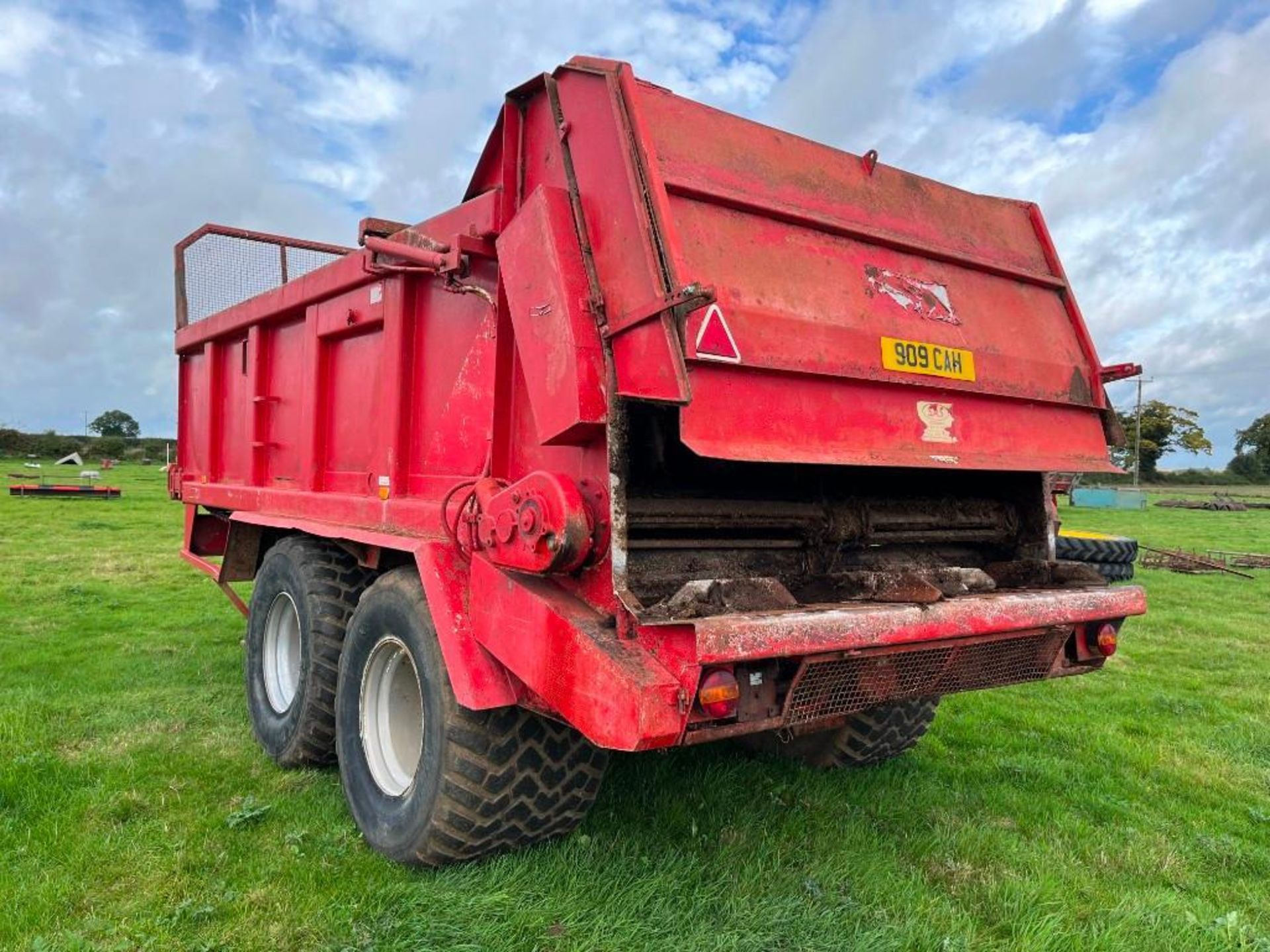 Bunning Highlander Tandem Axle Muck Spreader - Image 4 of 10