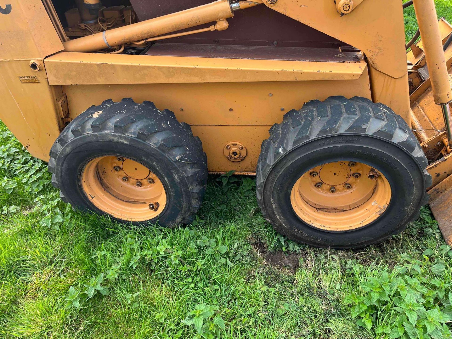 Case 1845C Uniloader Skid Steer Loader - Image 8 of 10