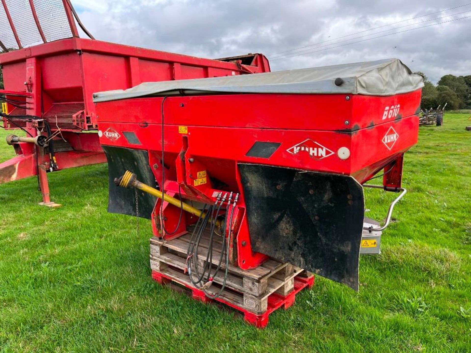 2000 Kuhn MDS1131 Fertiliser Spreader