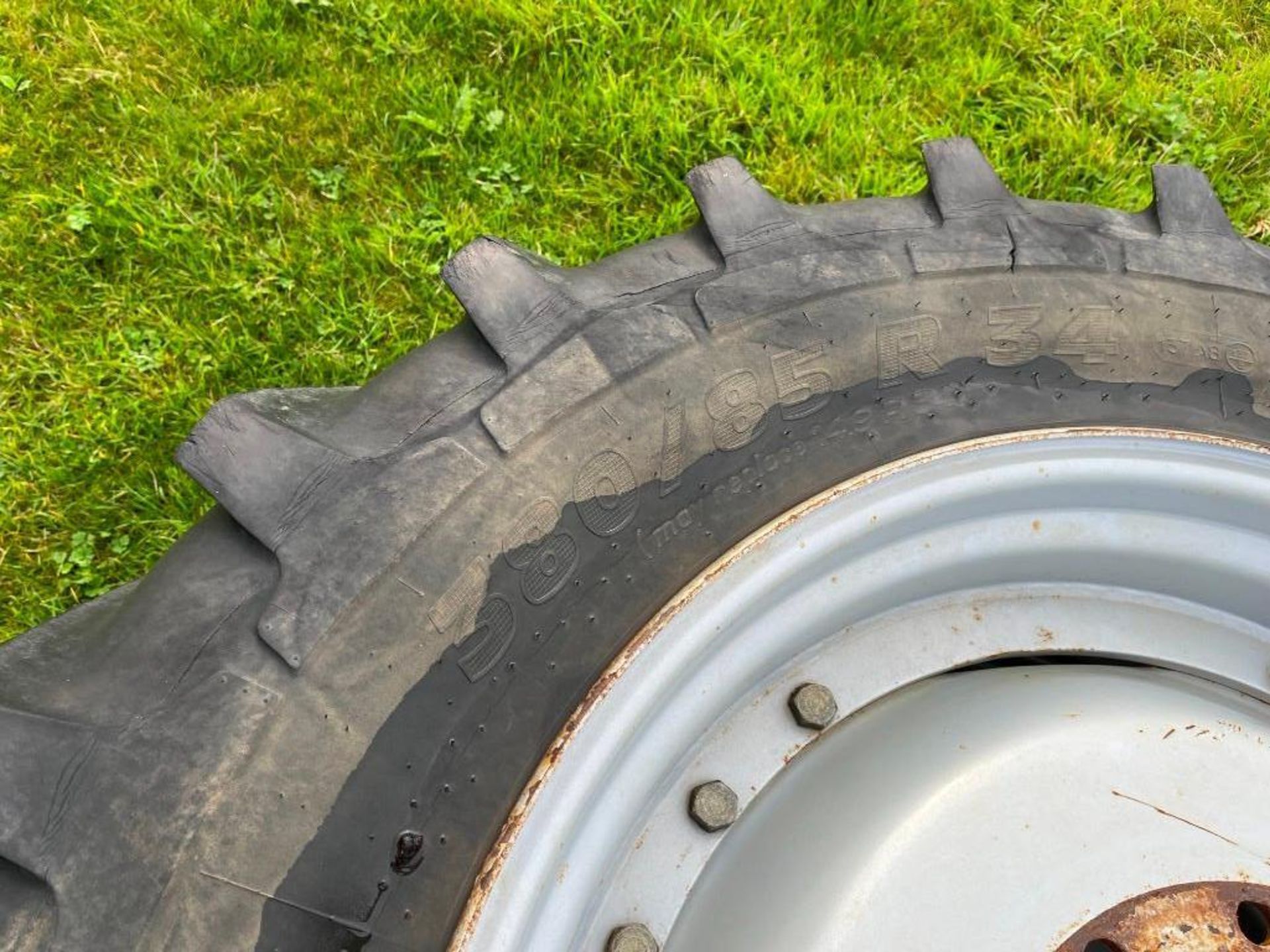 Set of Massey Ferguson Row Crop Wheels and Tyres, Tyres: Rear: 380/90 R50, Front: 380/85 R34 - Image 3 of 7