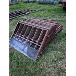 20No. 4Ft Heavy Duty Feed Barrier Sections, Includes Pins