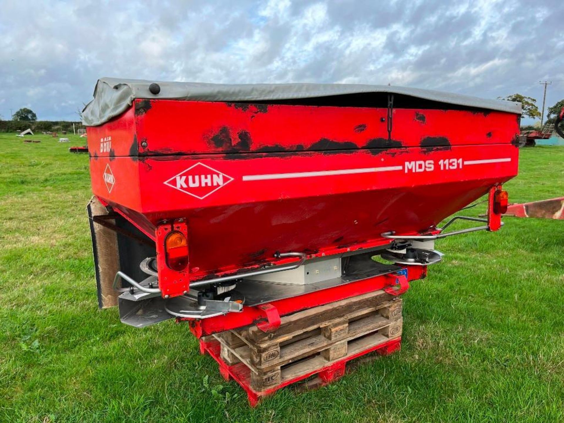 2000 Kuhn MDS1131 Fertiliser Spreader - Image 4 of 5