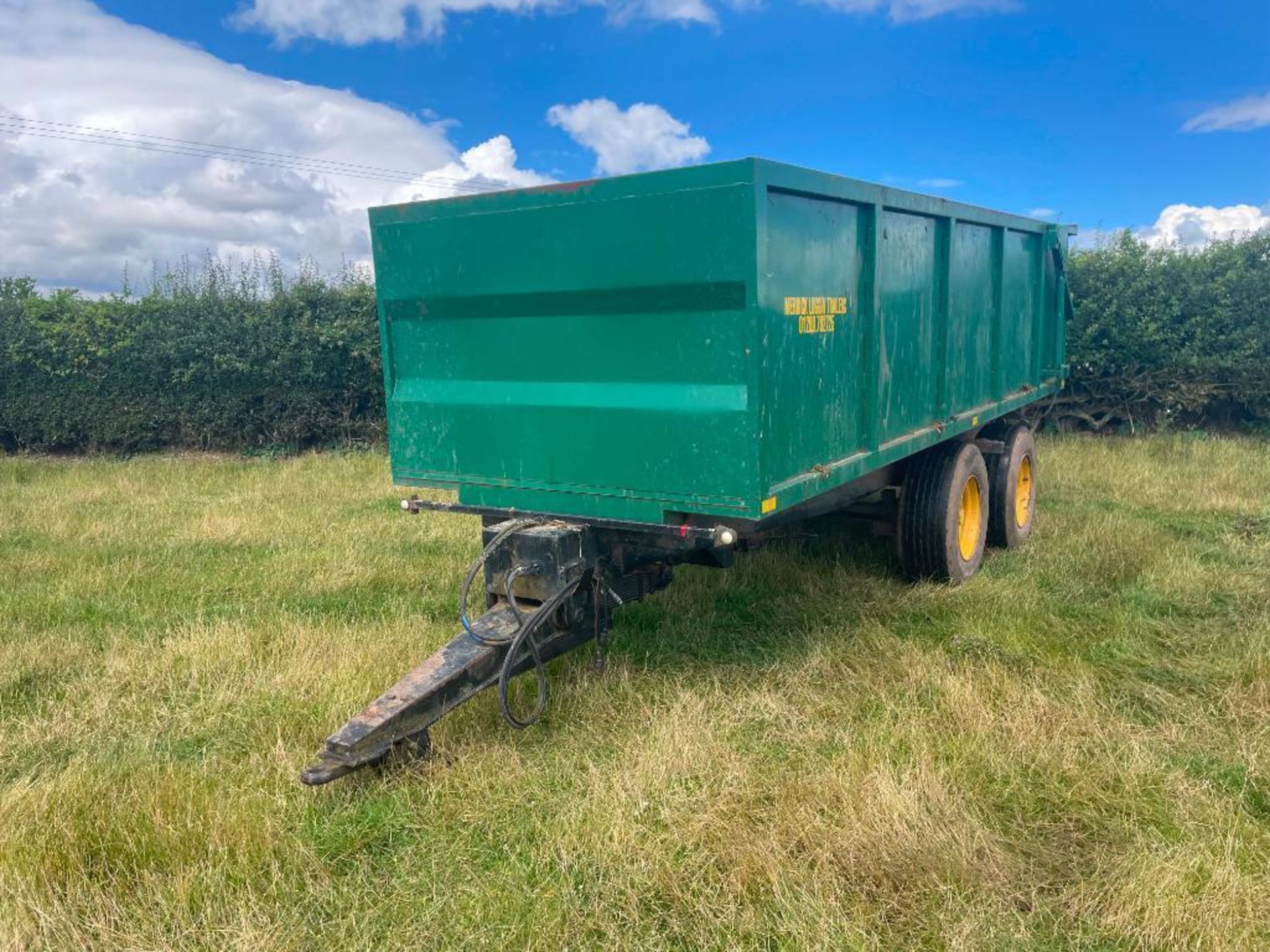 1998 Merrick Loggin 16t twin axle grain trailer with sprung drawbar and hydraulic tailgate on 385/65 - Image 2 of 16