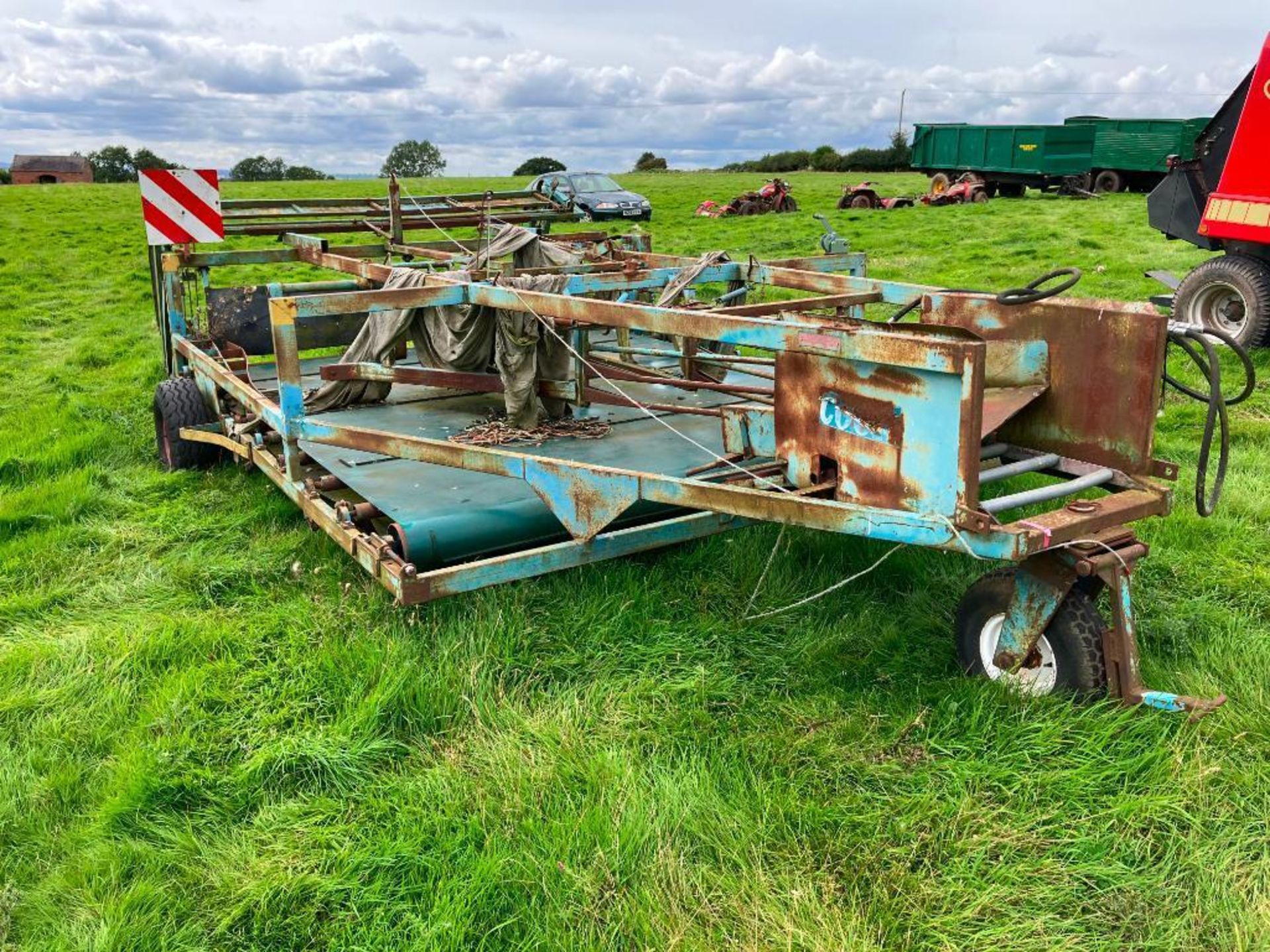 Cooks conventional hydraulic bale sledge