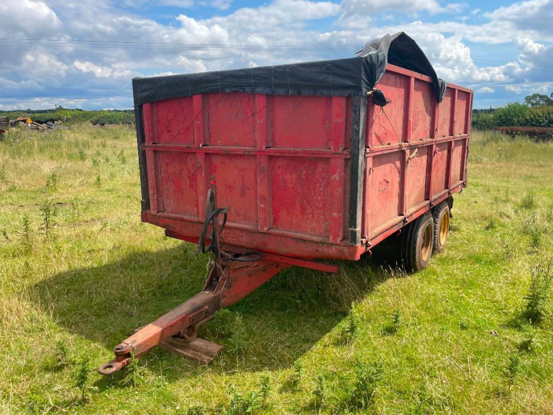 1977 Weeks 8t twin axle dropside trailer with manual tailgate and grain chute on 10.0/75-15.3 wheels - Image 2 of 5