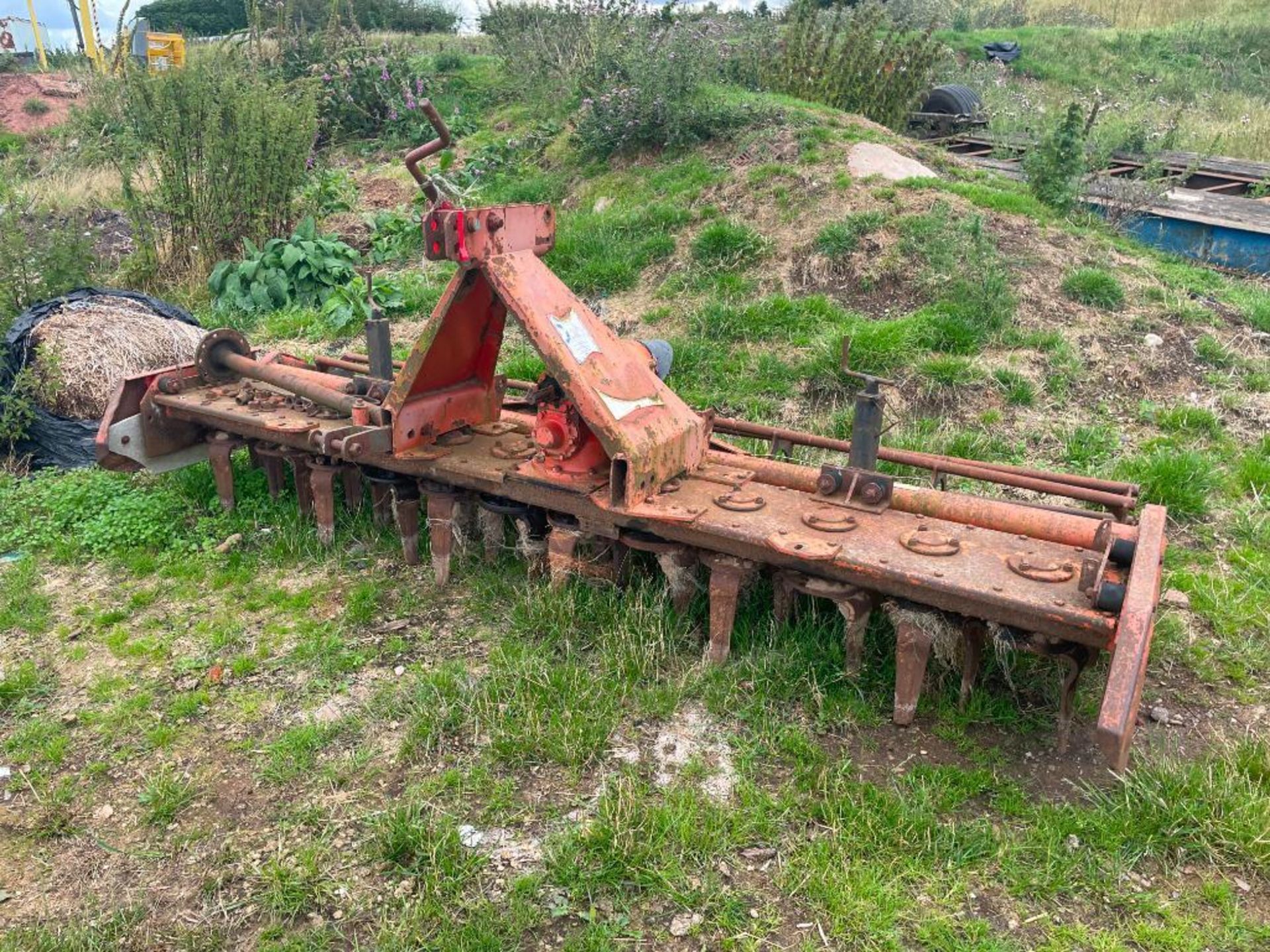 Reekie 3m power harrow with rear crumbler - Image 3 of 3