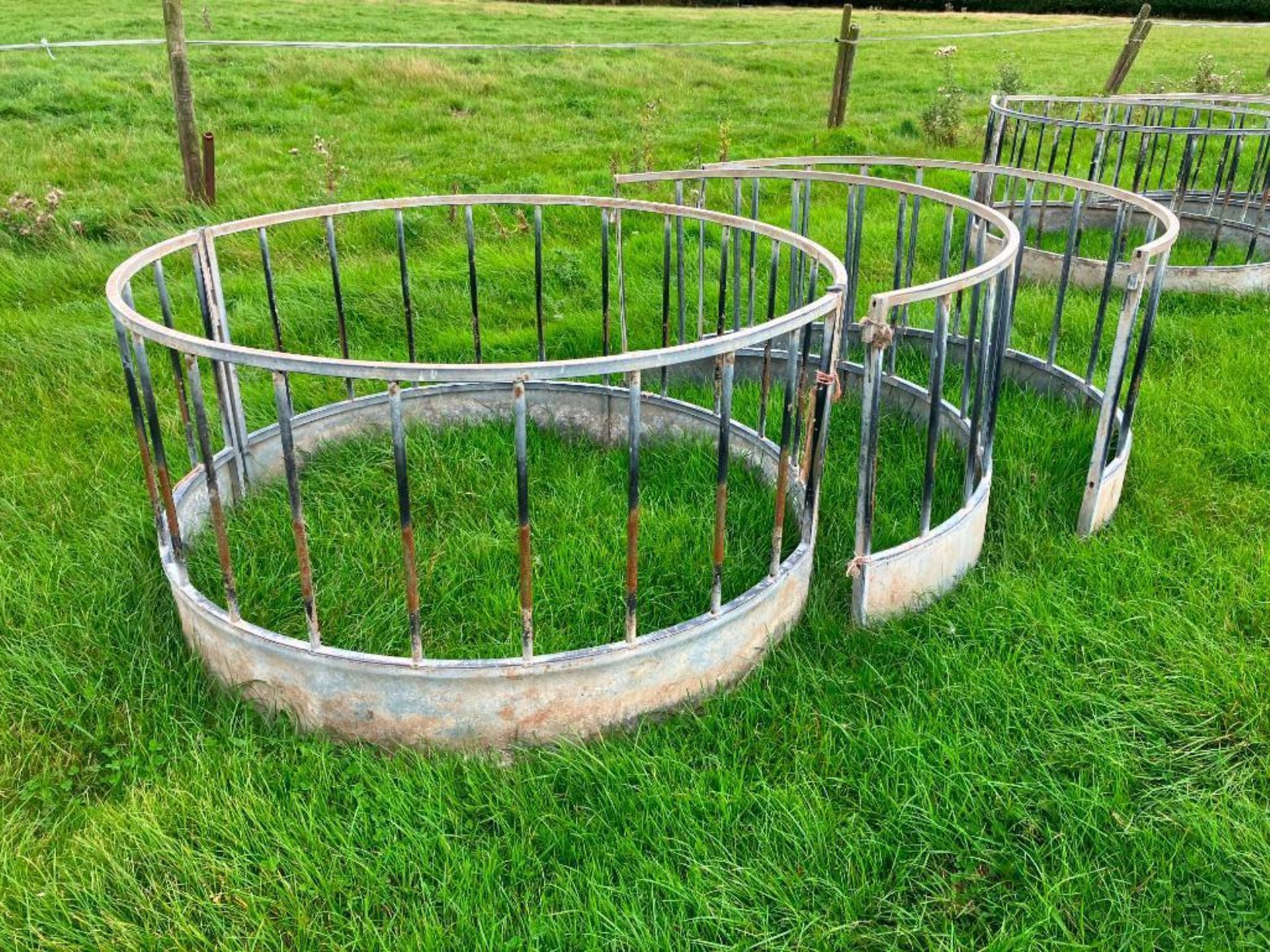 2No galvanised sheep ring feeders - Image 2 of 2