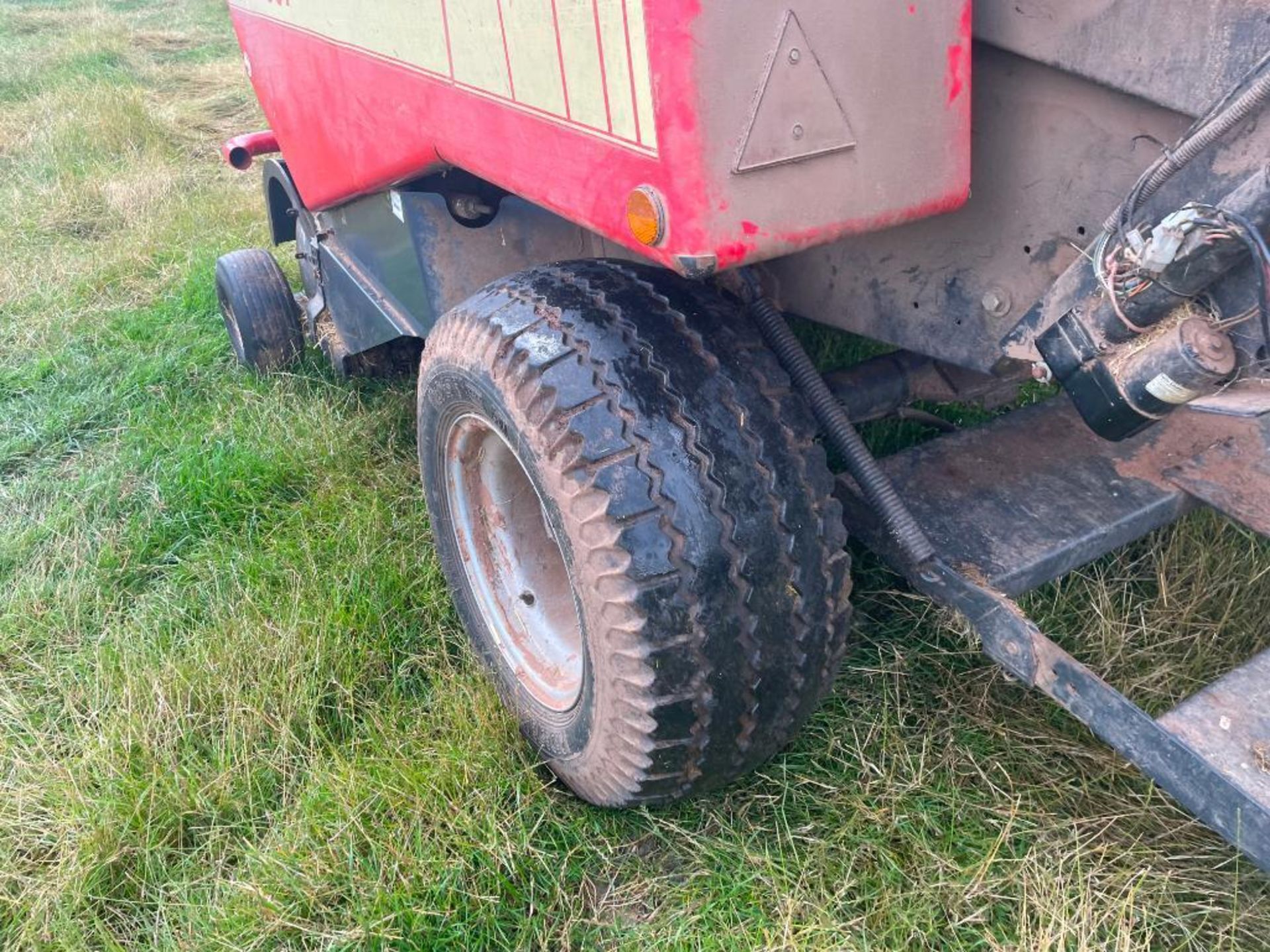 Vicon RV1601 Progressive Density Plus round belt baler on 15.0/55-17 wheels and tyres. Serial No: WD - Image 16 of 24