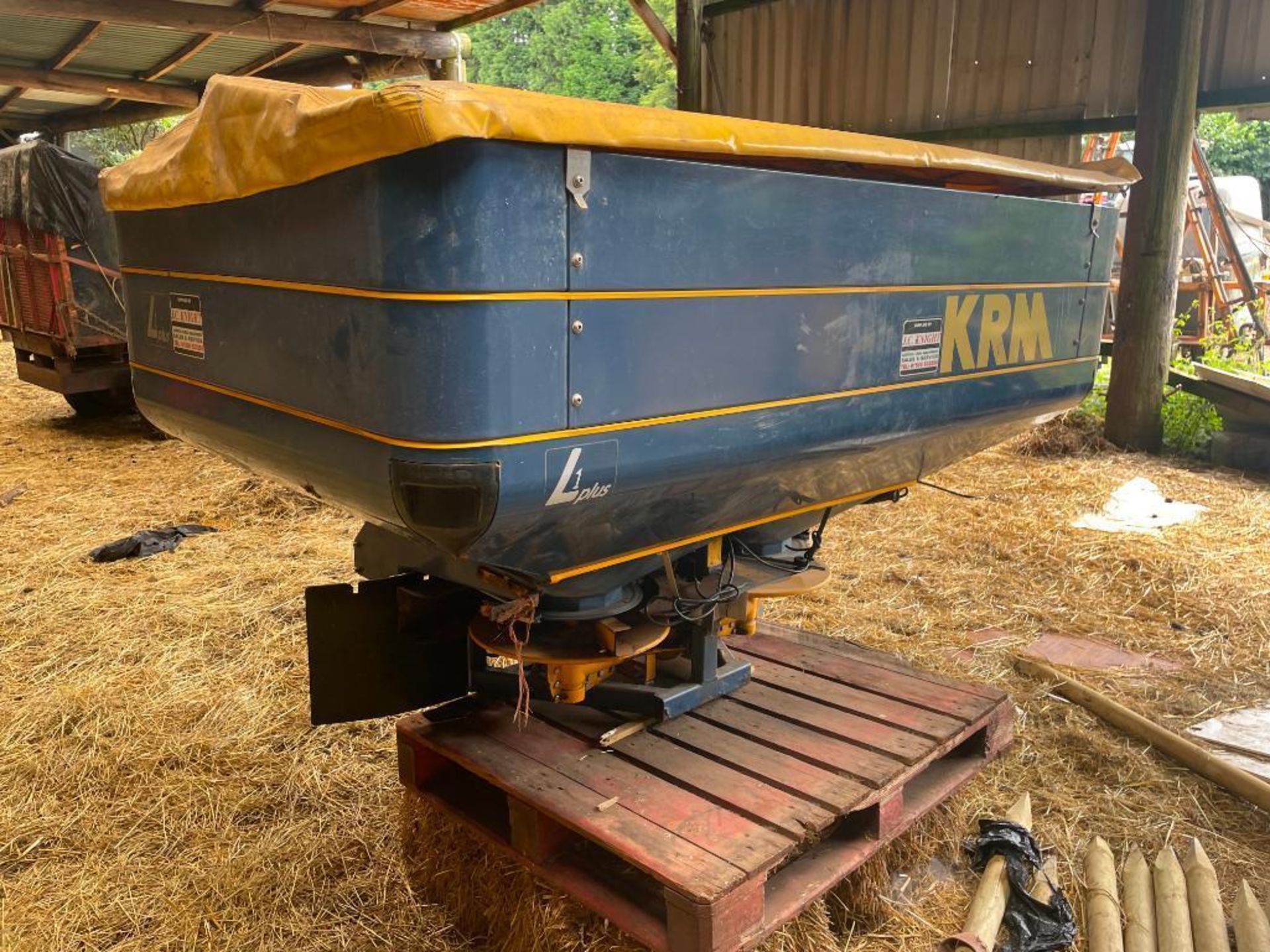 2006 KRM Bogballe L1 Plus twin disc fertiliser spreader. Serial No: 789 - Image 5 of 6