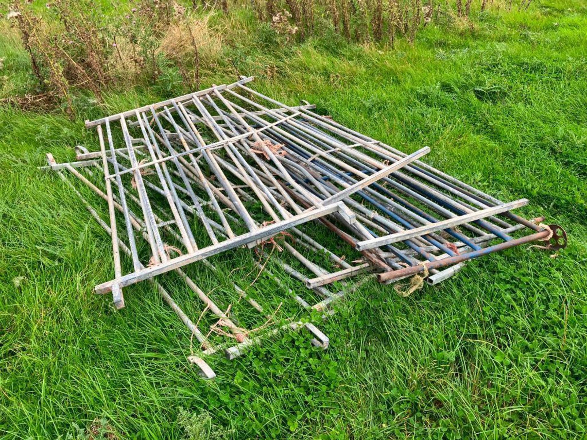 Quantity 6ft galvanised sheep hurdles - Image 2 of 2