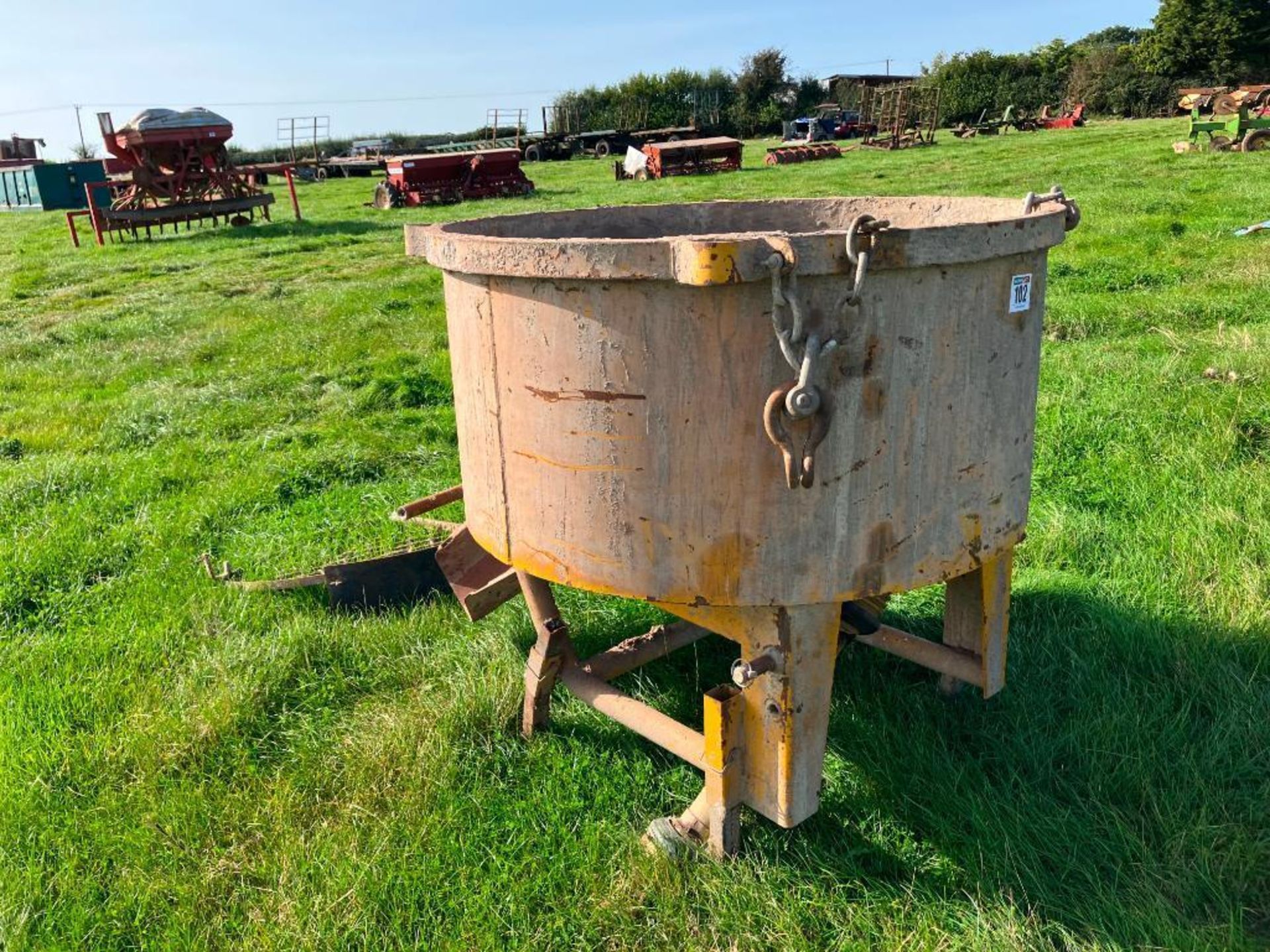 Concrete pan mixer, PTO driven, linkage mounted