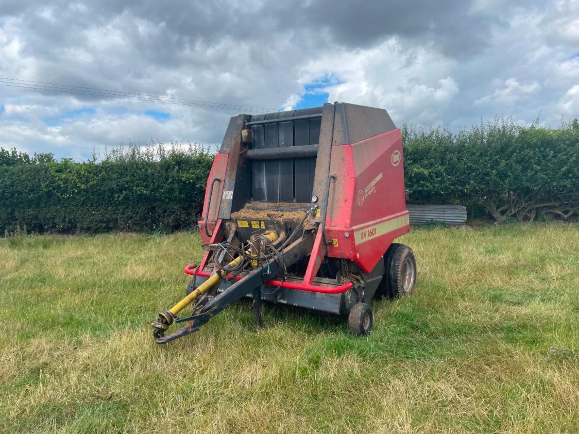 Vicon RV1601 Progressive Density Plus round belt baler on 15.0/55-17 wheels and tyres. Serial No: WD - Image 5 of 24