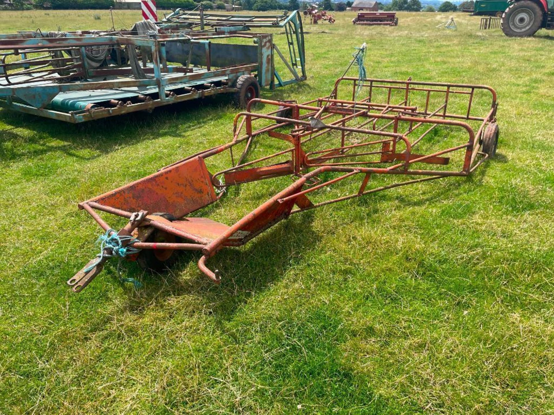 Browns flat 8 bale sledge - Image 2 of 4