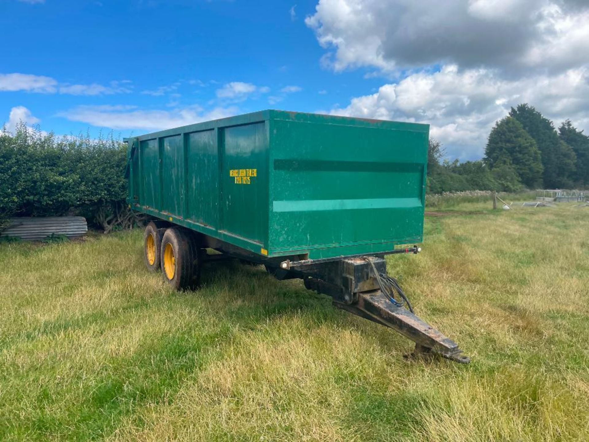 1998 Merrick Loggin 16t twin axle grain trailer with sprung drawbar and hydraulic tailgate on 385/65 - Image 9 of 16