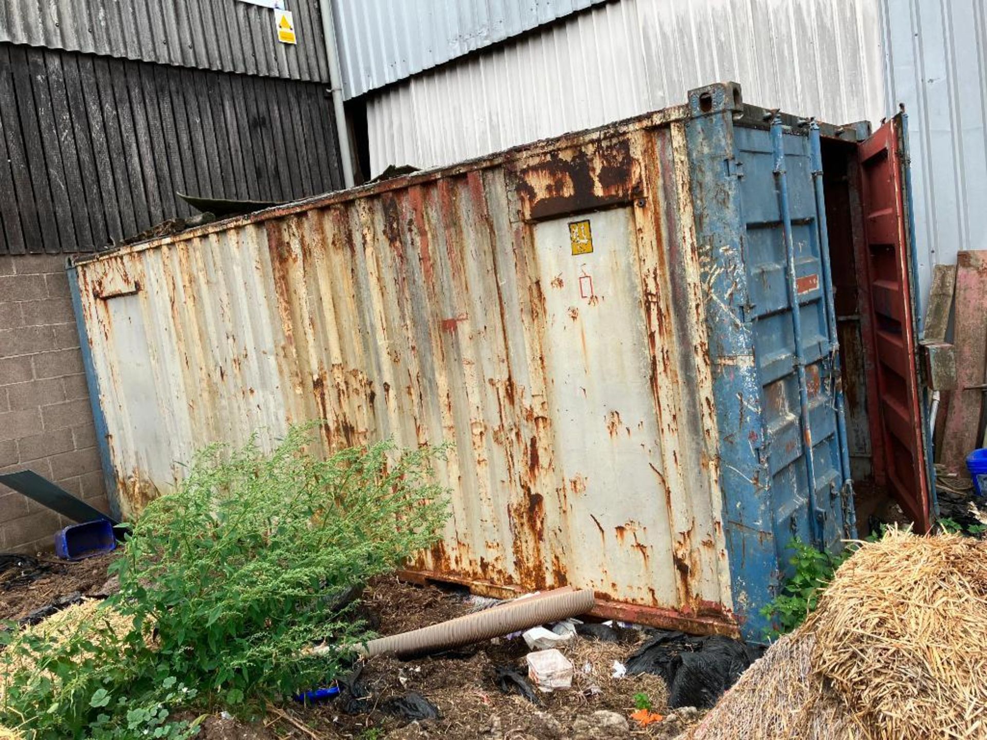 Shipping container 20ft, sold in situ buyer to remove