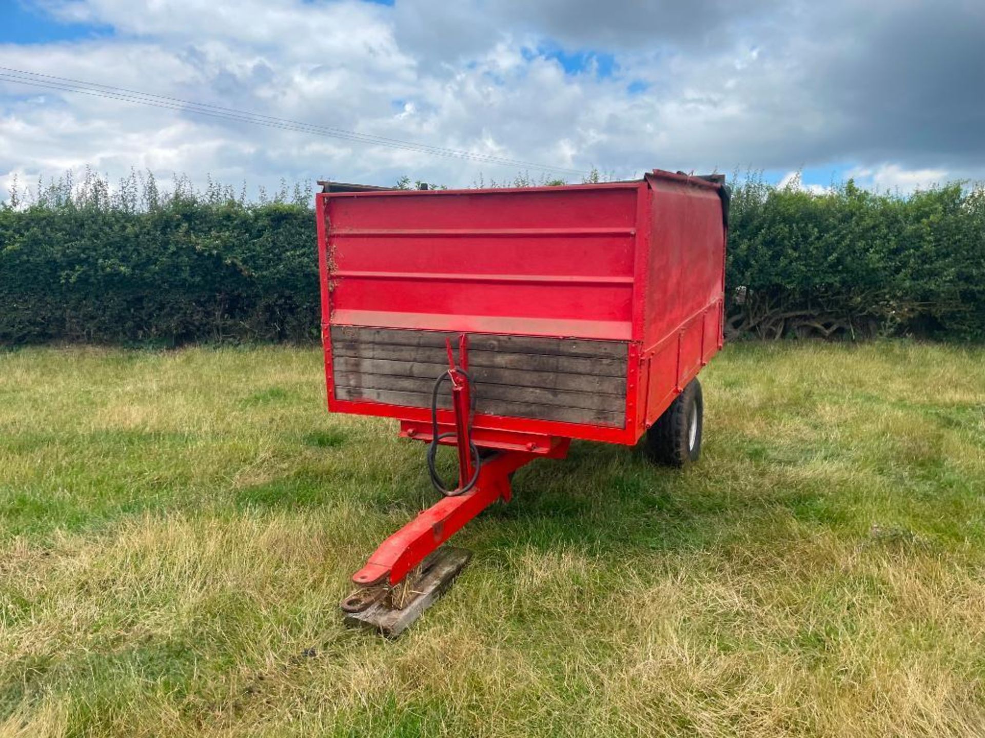 Dropside 6t single axle trailer with grain chute on 12.5/80-15.3 wheels and tyres - Image 5 of 16