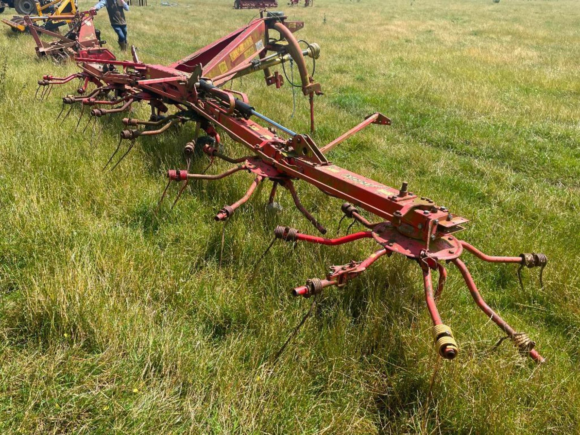 Niemeyer 6 rotor hydraulic folding tedder. Serial No: 103598 - Image 6 of 8