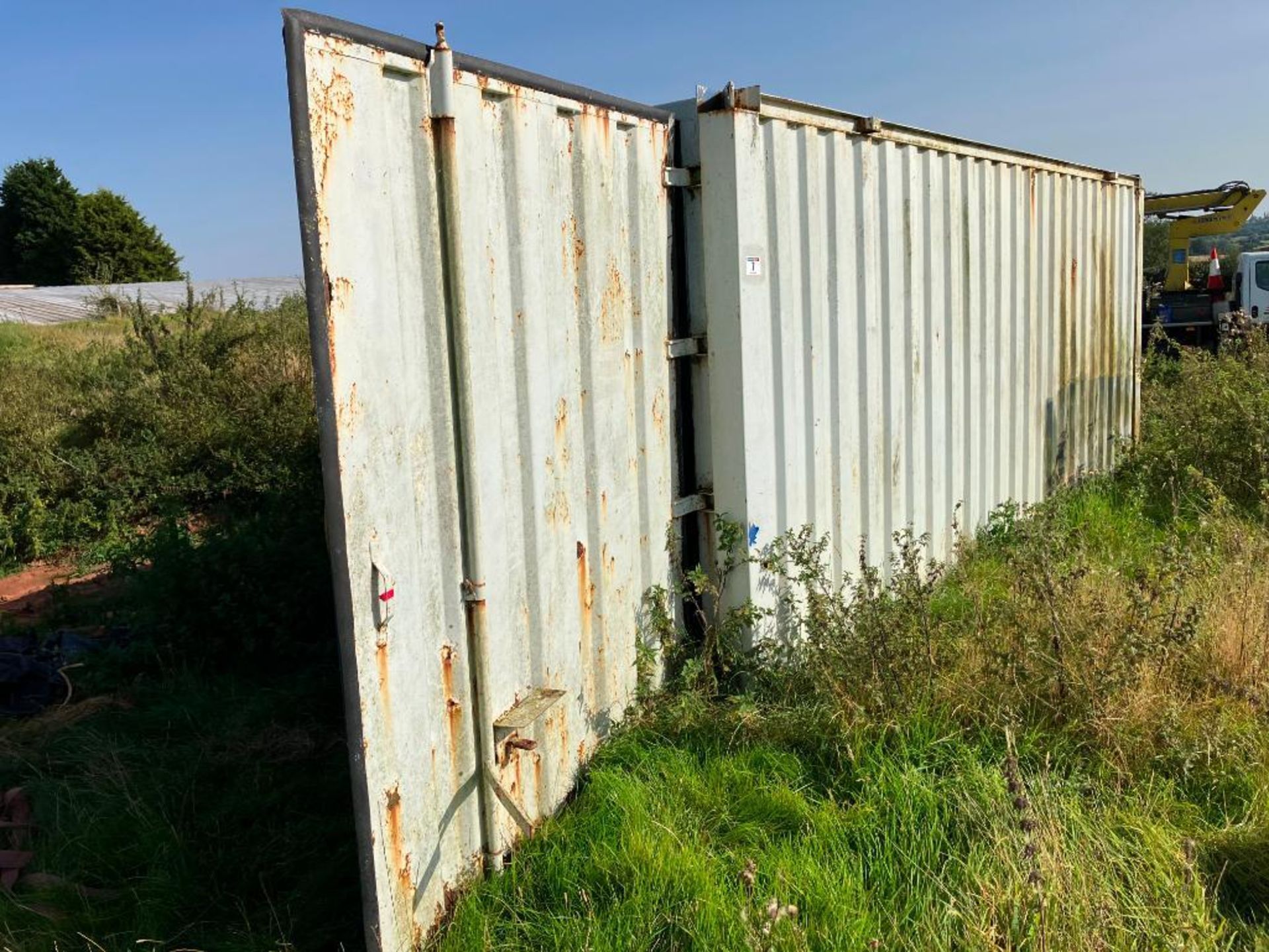 Shipping container 20ft, sold in situ buyer to remove - Image 2 of 2