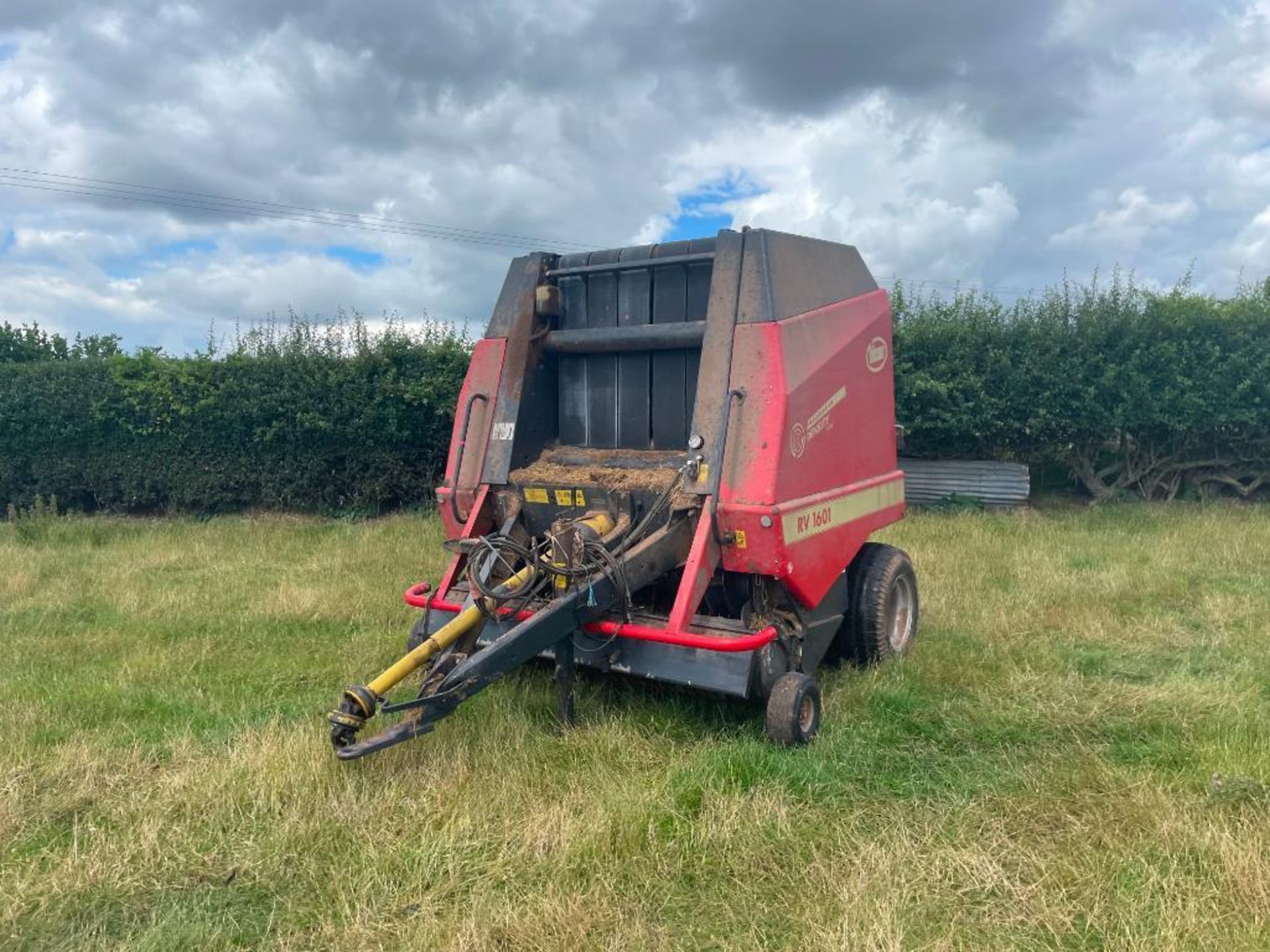 Vicon RV1601 Progressive Density Plus round belt baler on 15.0/55-17 wheels and tyres. Serial No: WD - Image 7 of 24