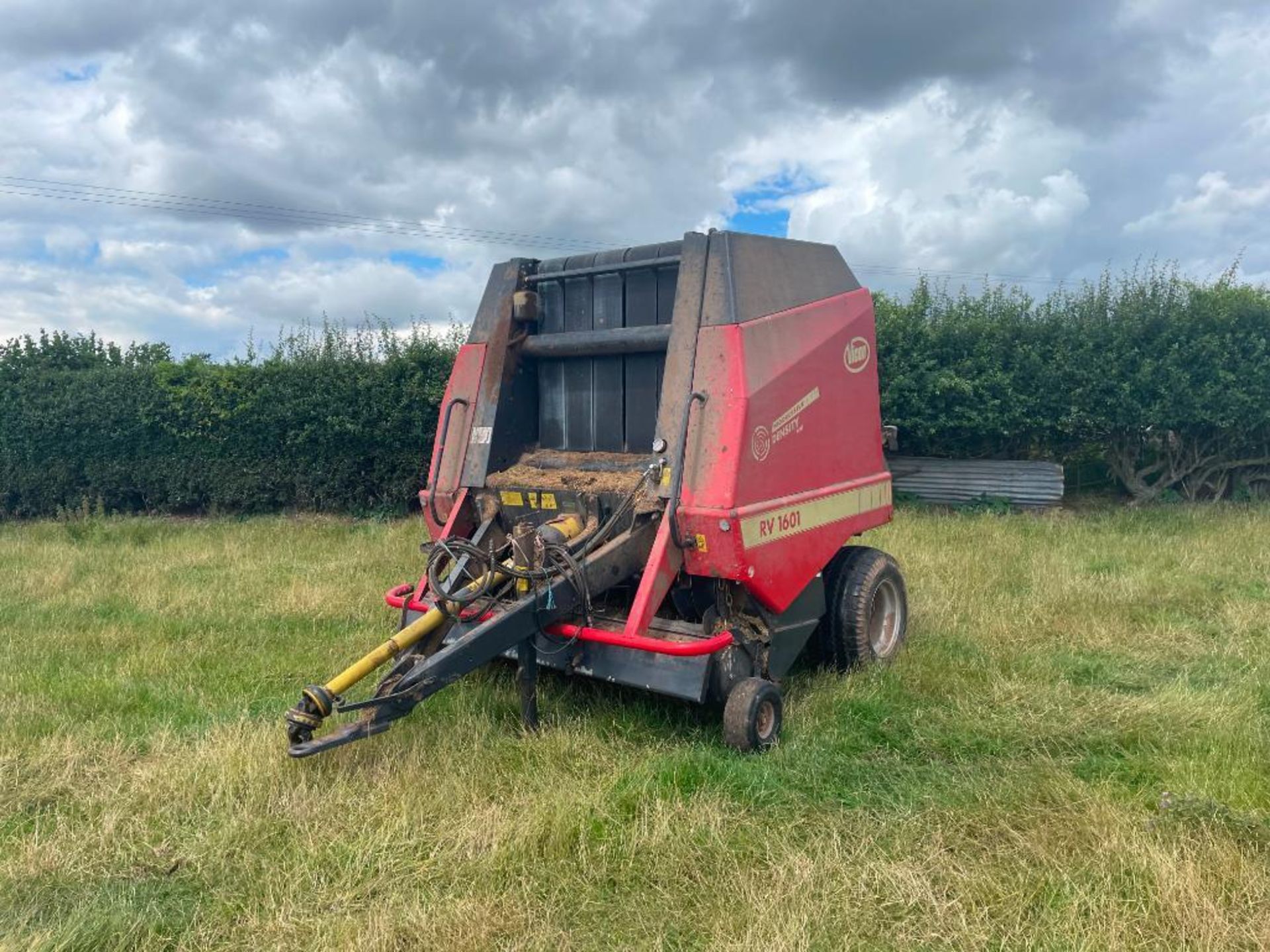 Vicon RV1601 Progressive Density Plus round belt baler on 15.0/55-17 wheels and tyres. Serial No: WD - Image 6 of 24