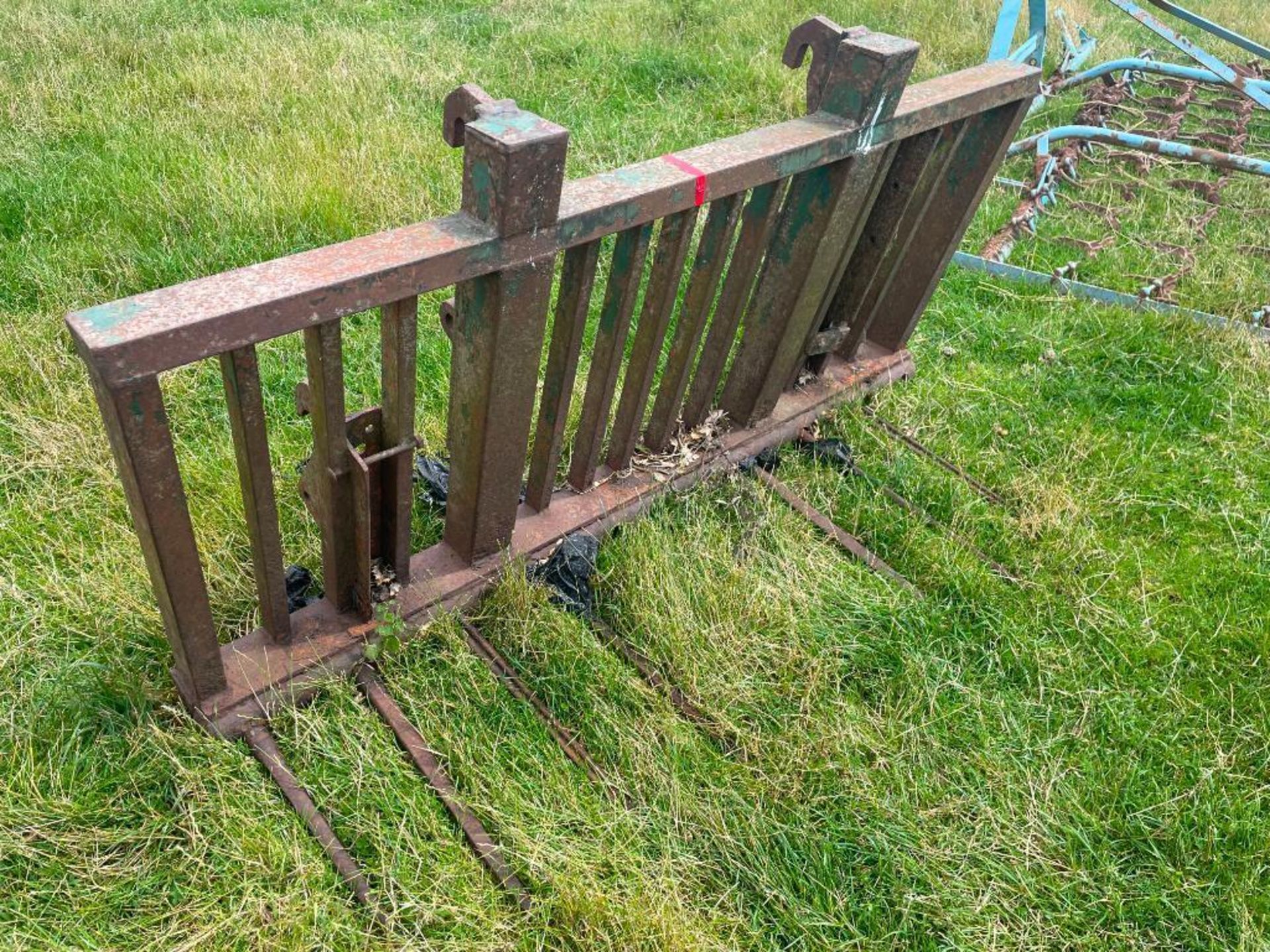 Manure fork with JCB Compact brackets - Image 2 of 3