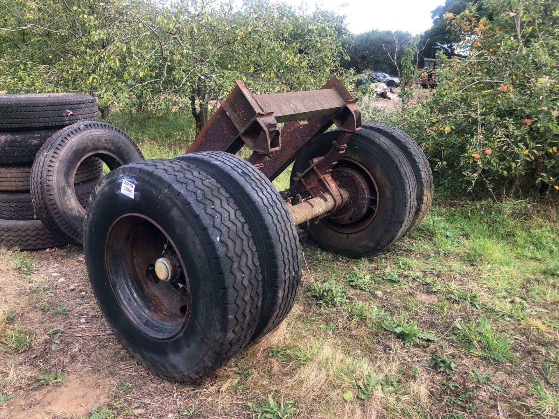 Twin wheel axle with 22.5/11-22.5 with wheels and tyres