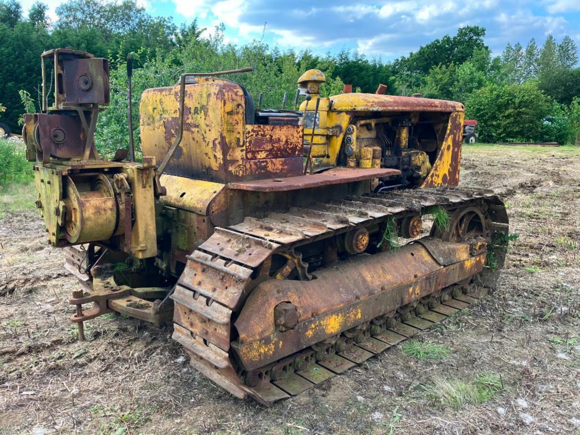 Caterpillar D7 metal tracked crawler with 22" tracks, rear swinging drawbar and rear cable winch - Image 15 of 16