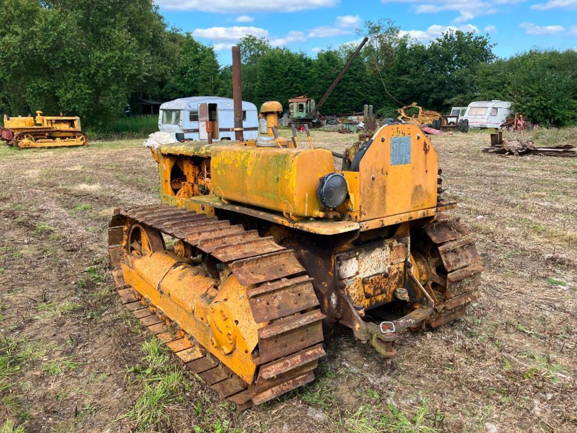 1948 Caterpillar D4 wide gauge metal tracked crawler with 16" tracks, swinging drawbar and 2 rear sp - Image 6 of 12