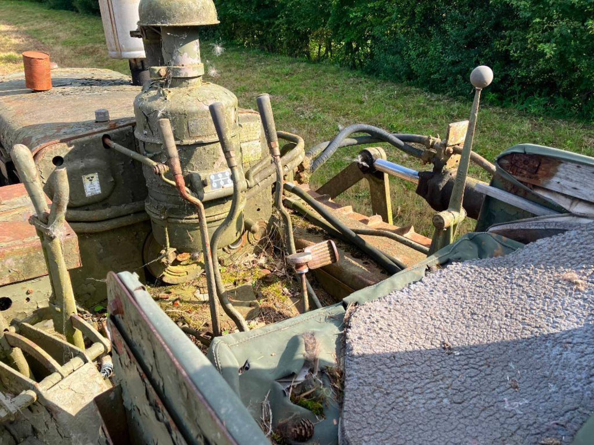 1948 Caterpillar D4 metal tracked crawler with 16" tracks, swinging drawbar, front grading blade and - Image 9 of 13