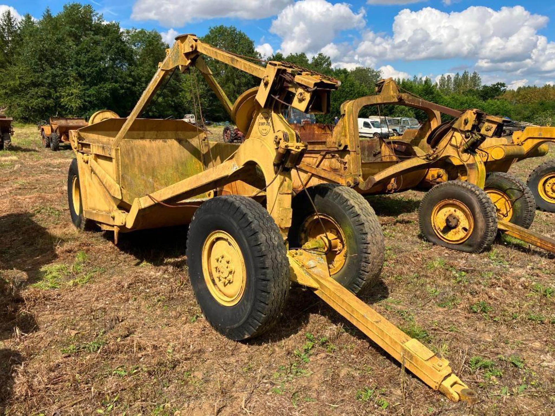 Onions Empire trailed scraper, cable driven on 12.00-20 wheels and tyres. Serial No: 536317 - Image 2 of 4