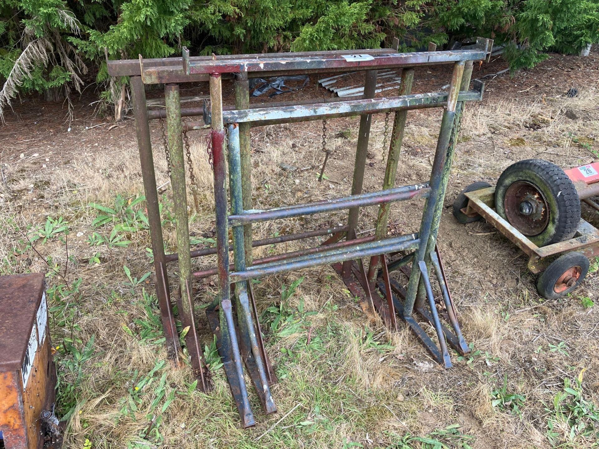 Quantity metal trestles