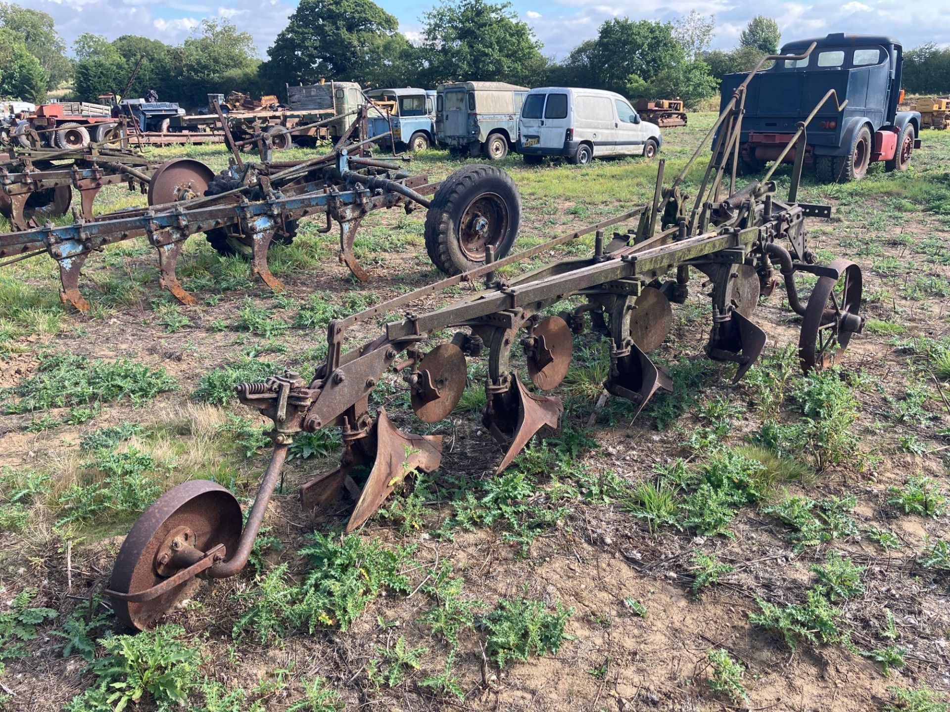 Trailed 4f conventional plough - Image 4 of 4