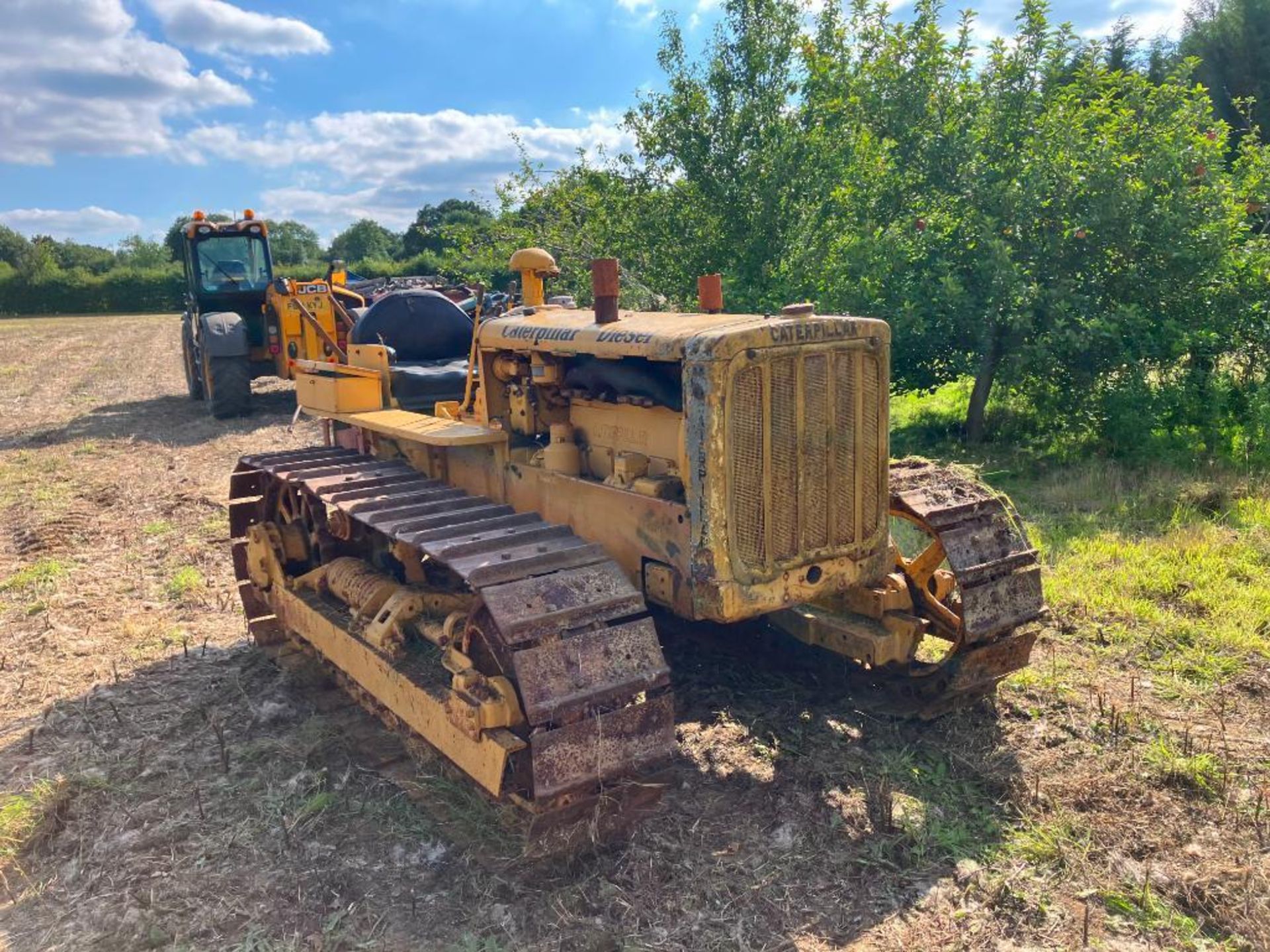 1949 Caterpillar D4 wide gauge metal tracked crawler with 16" tracks , swinging drawbar and rear cab - Image 2 of 18
