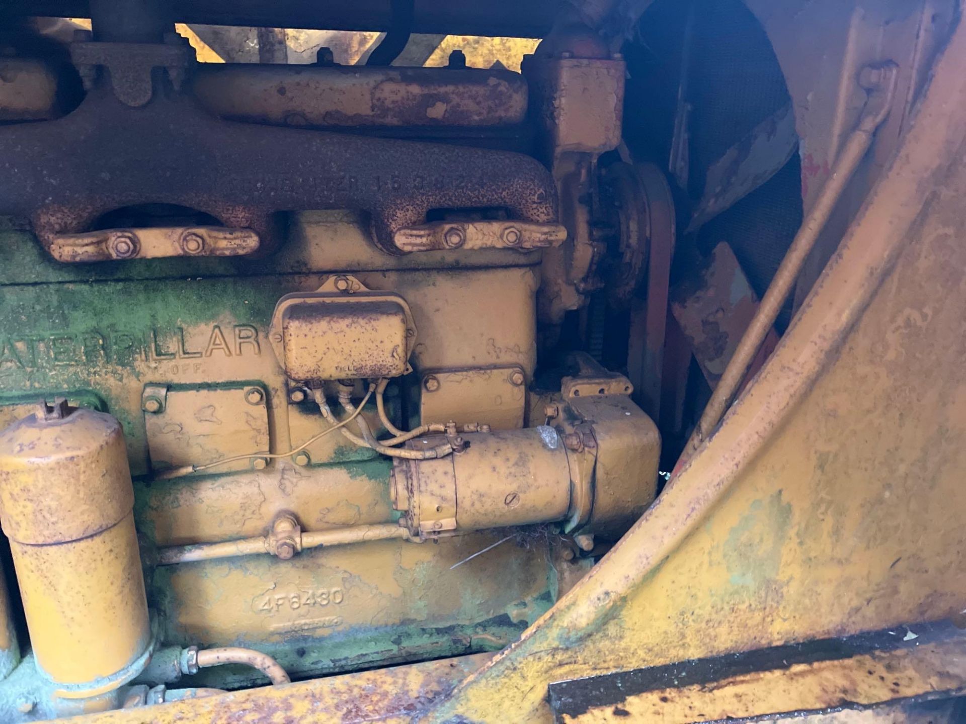 1950 Caterpillar D6 wide gauge metal tracked crawler with 20" tracks, rear swinging drawbar and Cate - Image 5 of 6