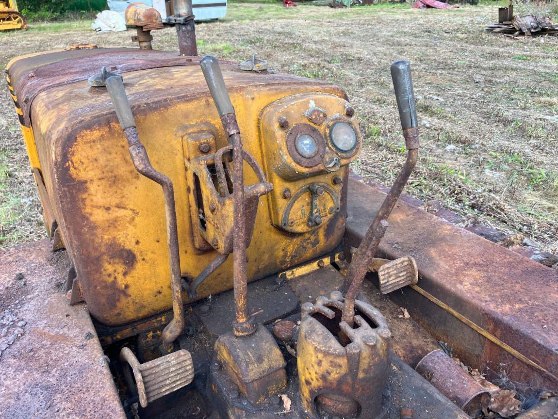 1939 Caterpillar R4 metal tracked crawler with 16" tracks and swinging drawbar. Serial No: 6G1021WS - Image 9 of 14