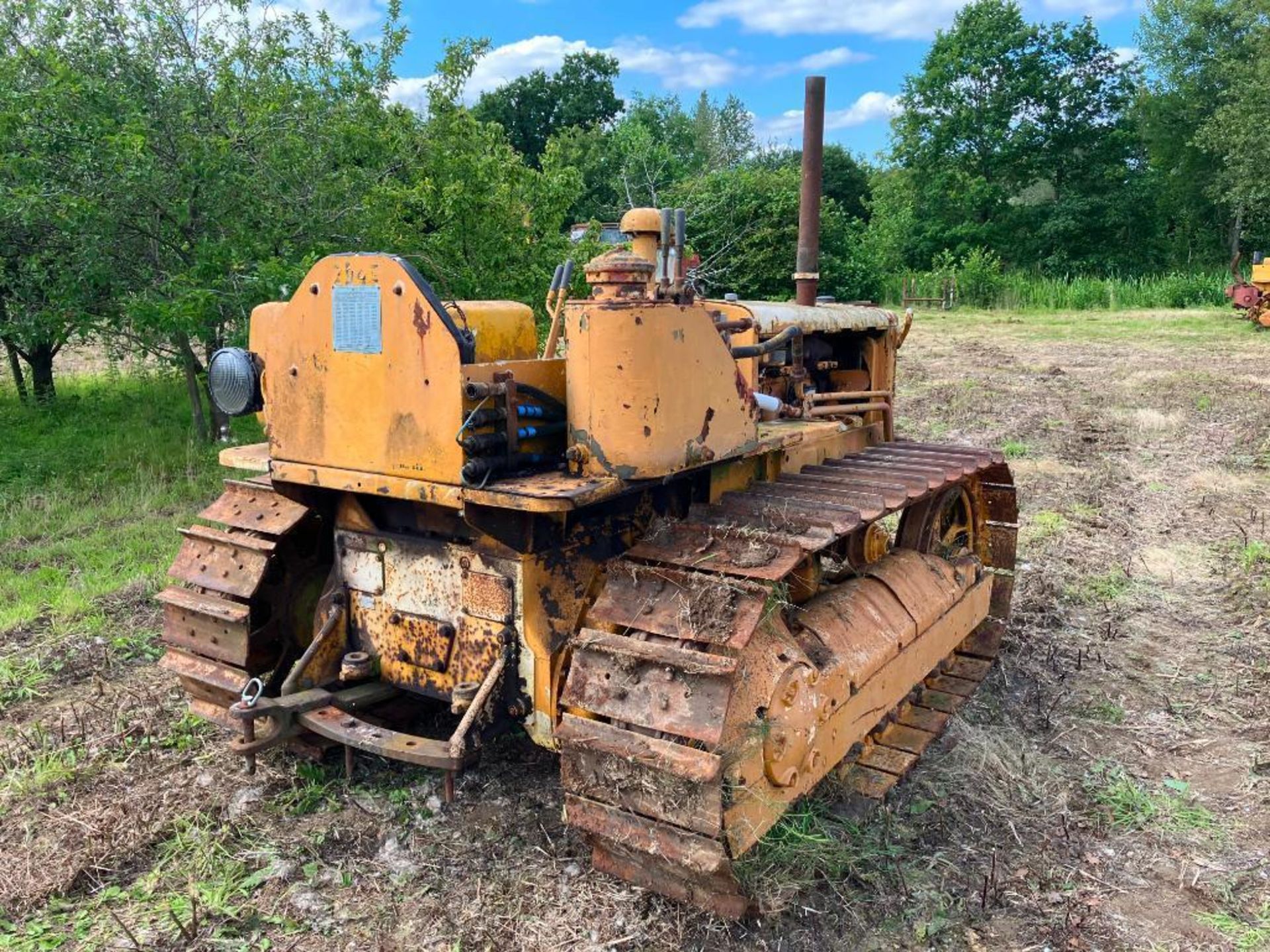 1948 Caterpillar D4 wide gauge metal tracked crawler with 16" tracks, swinging drawbar and 2 rear sp - Image 4 of 12