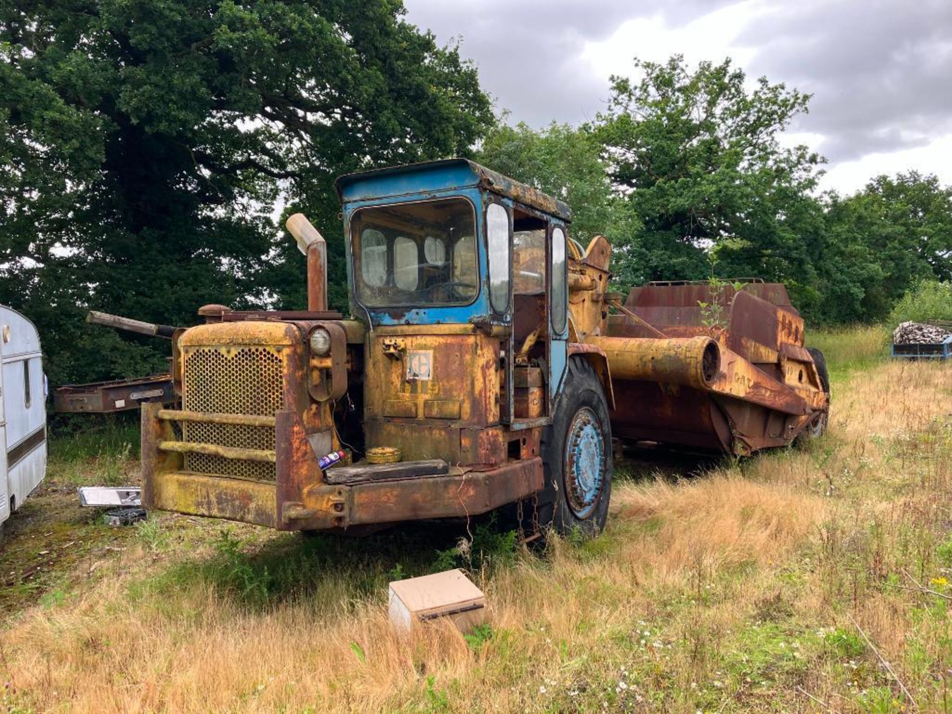 Caterpillar 619C self propelled scraper on 26.5-29 wheels and tyres. Serial No: 62F360 - Image 2 of 6