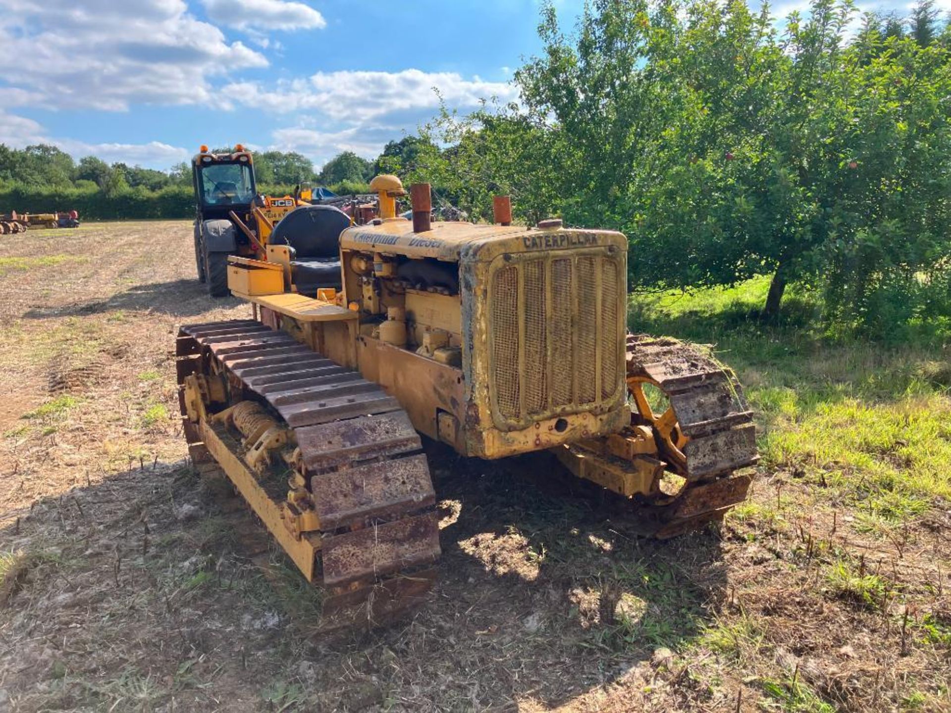 1949 Caterpillar D4 wide gauge metal tracked crawler with 16" tracks , swinging drawbar and rear cab - Image 3 of 18