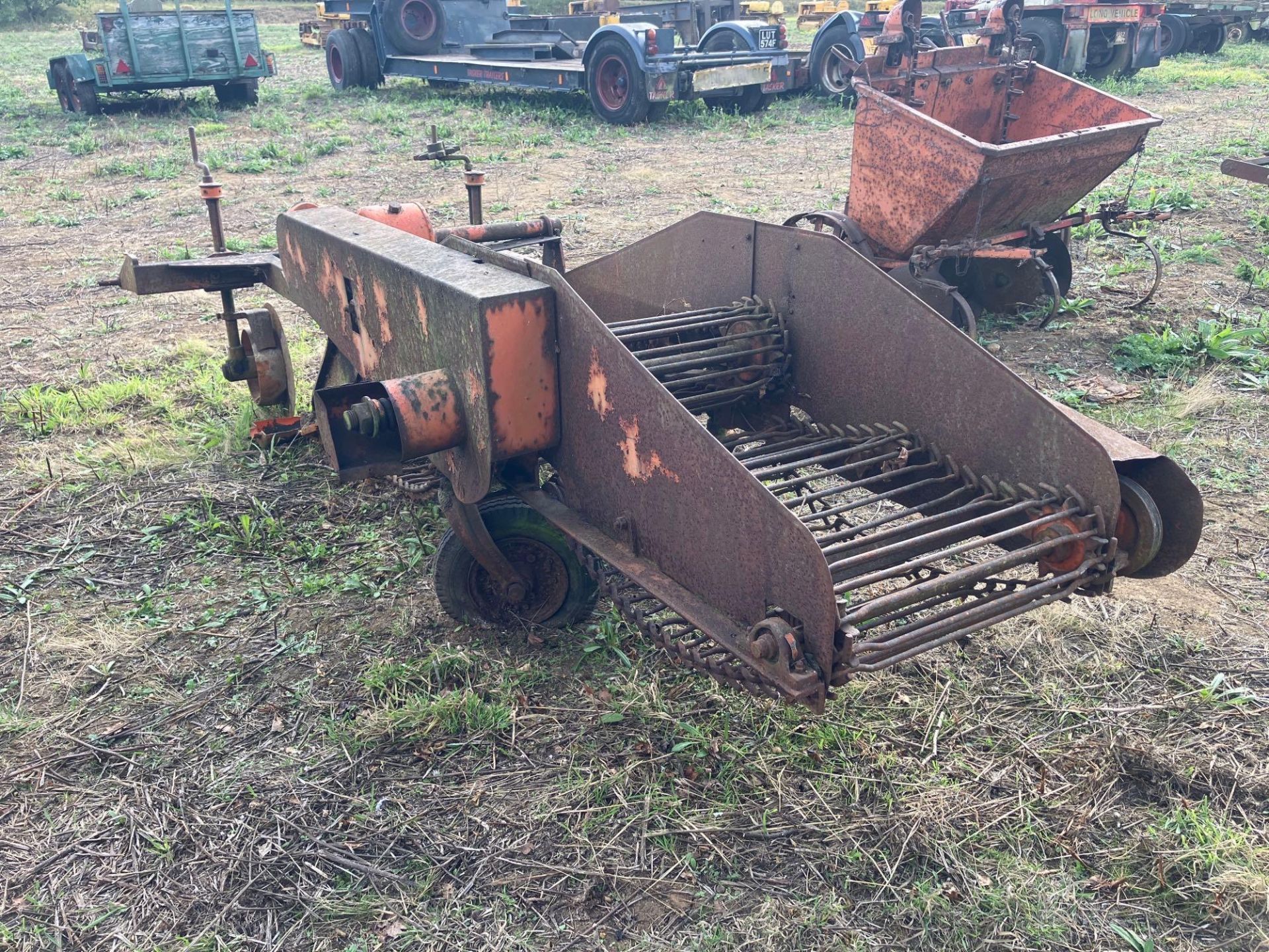 Single row potato hoover - Image 3 of 5