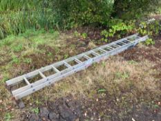 Galvanised extending ladder